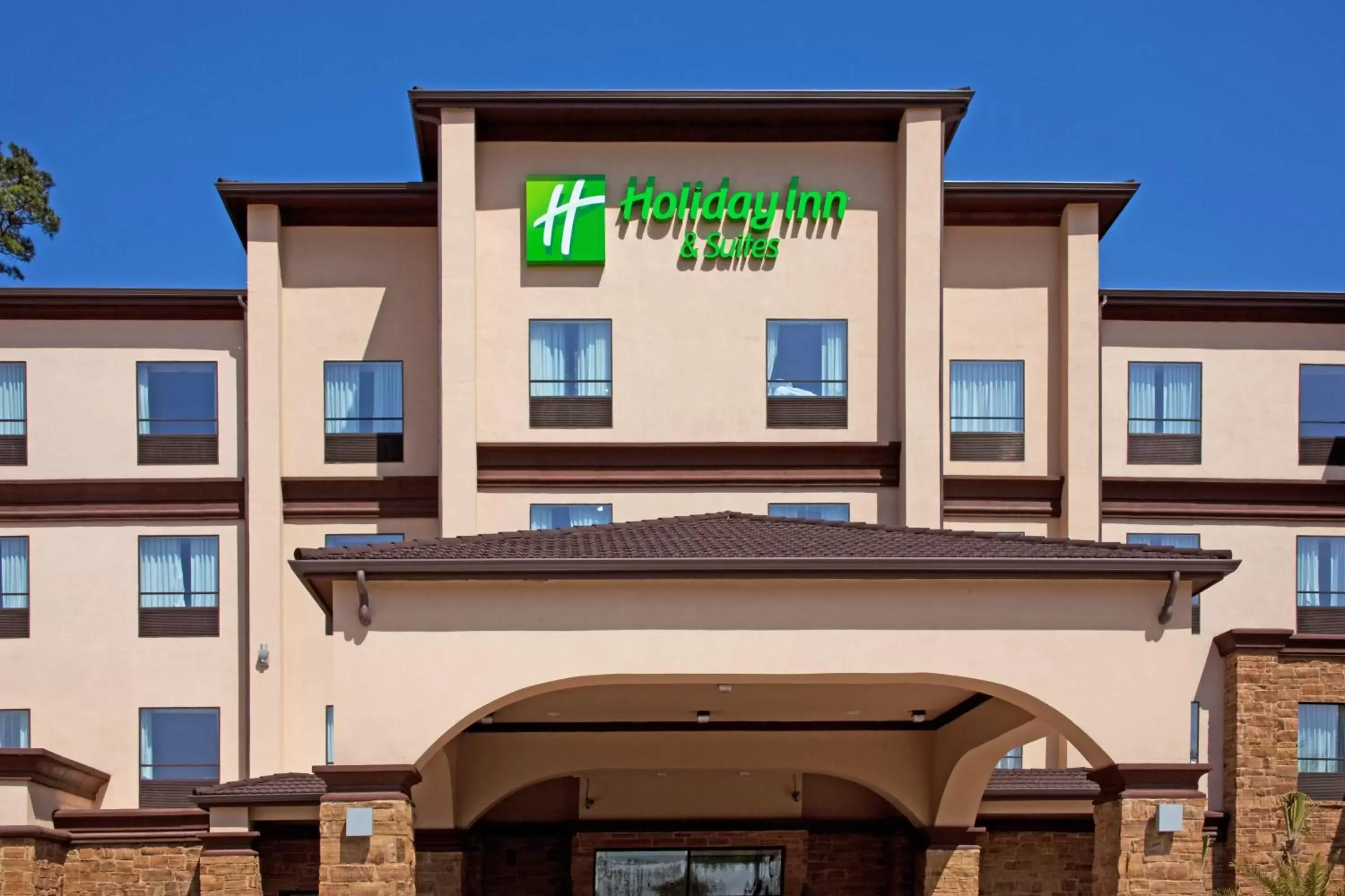 Property Building in Holiday Inn Hotel & Suites Lake Charles South, an IHG Hotel