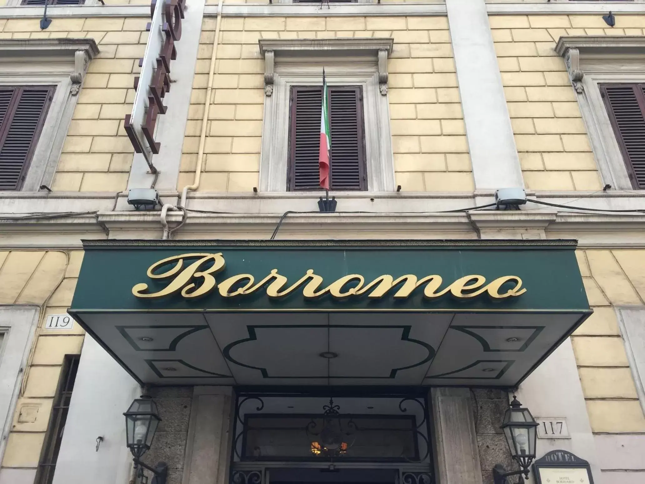 Facade/Entrance in Hotel Borromeo