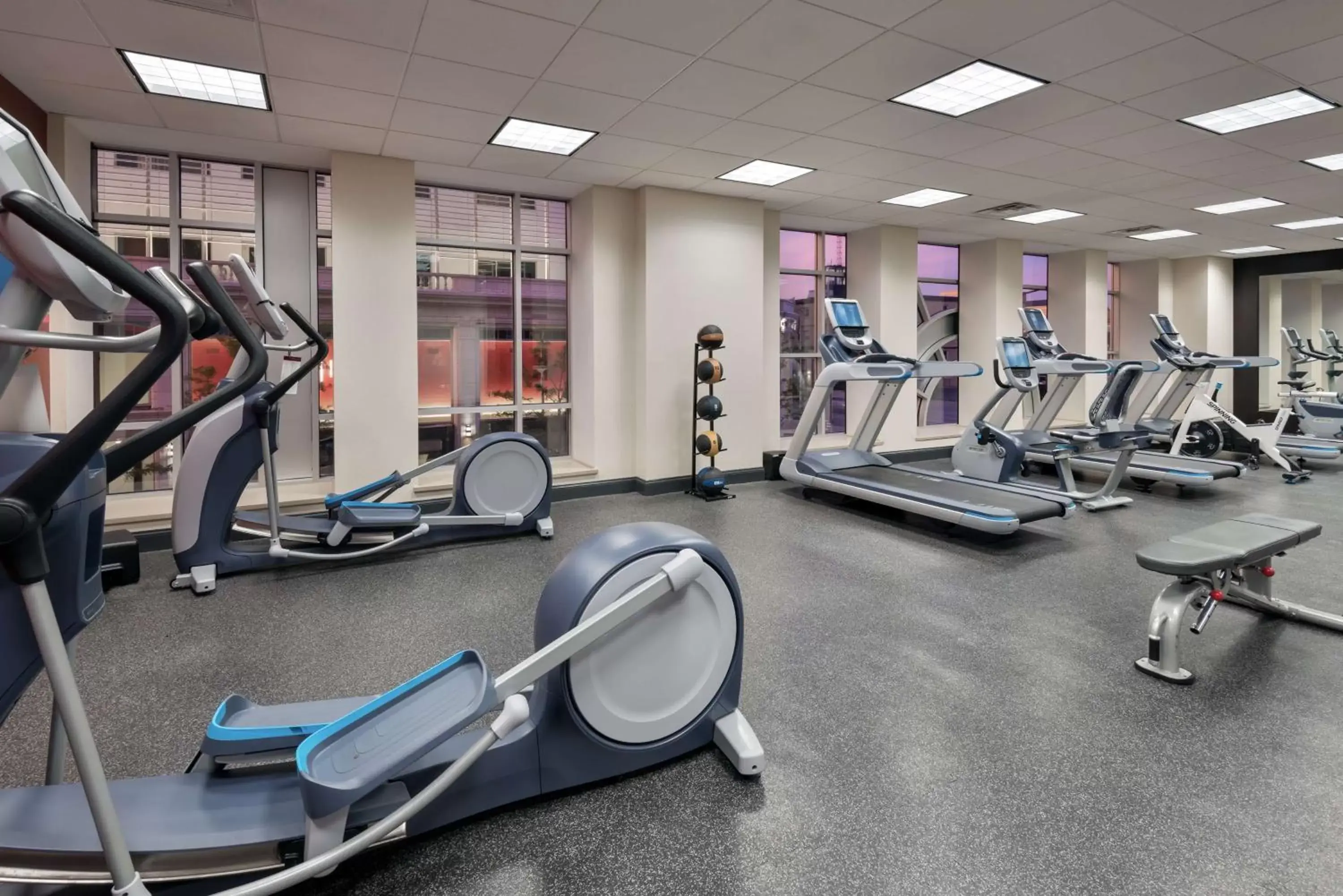 Fitness centre/facilities, Fitness Center/Facilities in Hampton Inn & Suites Buffalo/Downtown