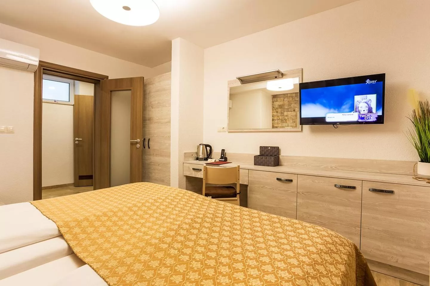 Bed in Sofia Place Hotel by HMG