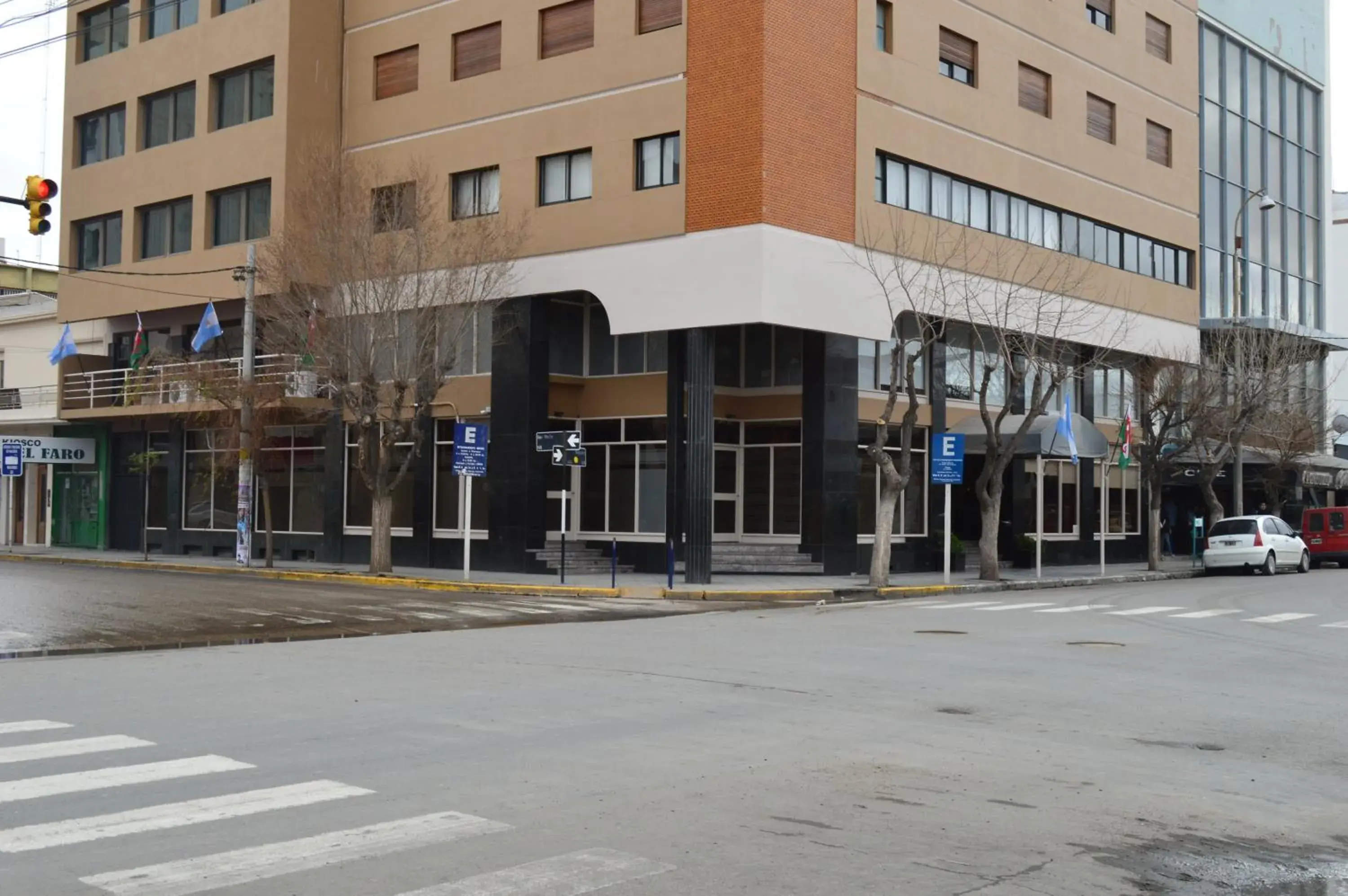 Facade/entrance, Property Building in Hotel Rayentray Trelew