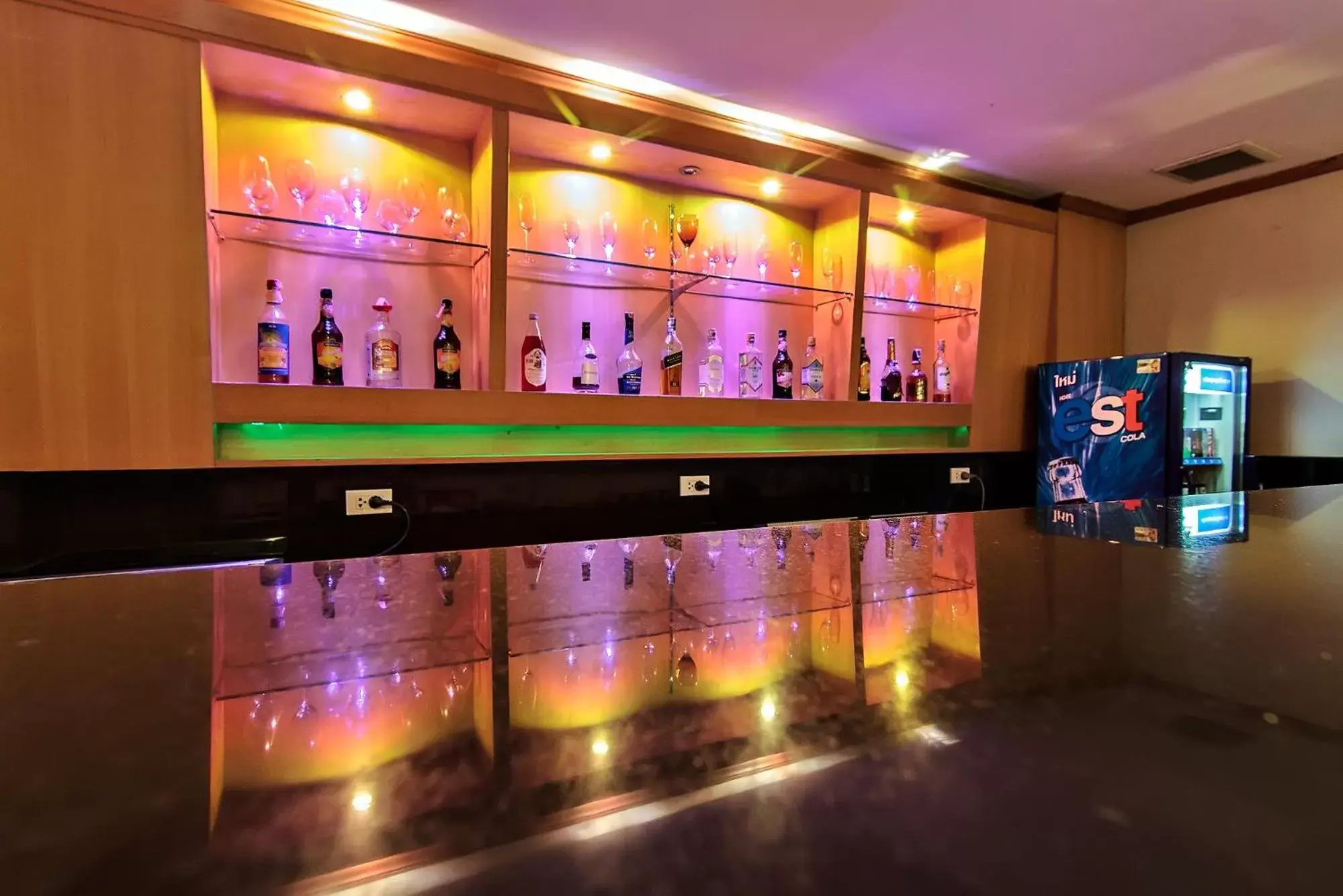 Lounge or bar, Lobby/Reception in Bossotel Bangkok