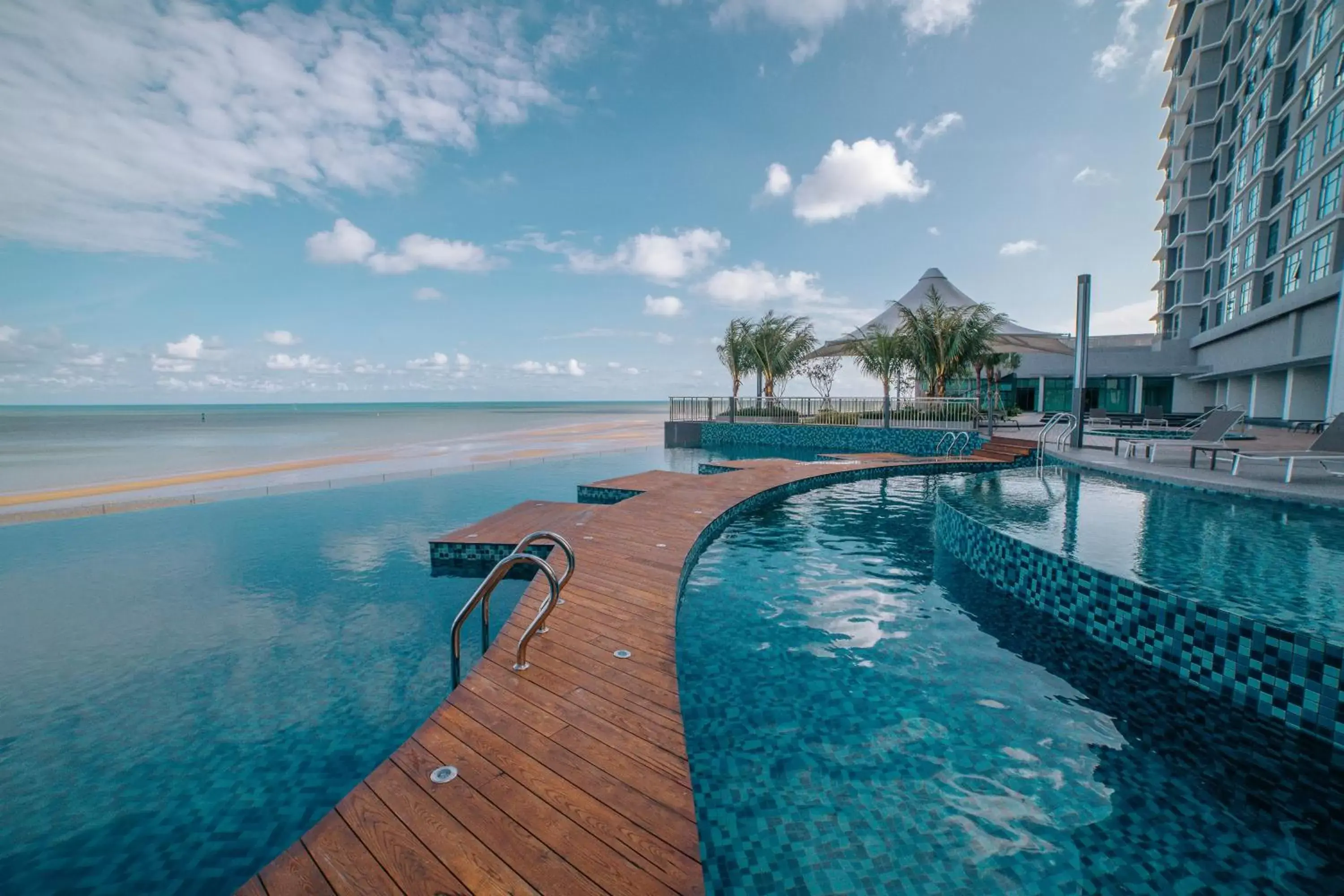 Swimming Pool in Swiss-Belhotel Kuantan