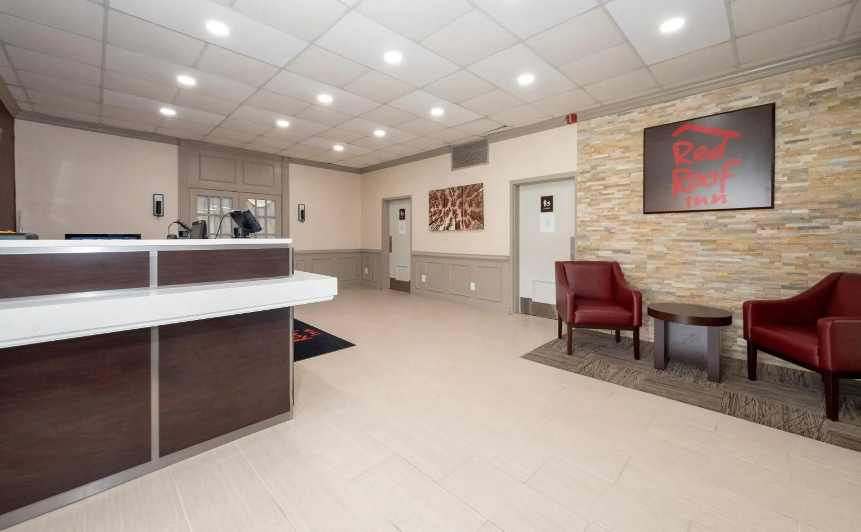 Lobby or reception, Lobby/Reception in Red Roof Inn Petersburg - Fort Lee