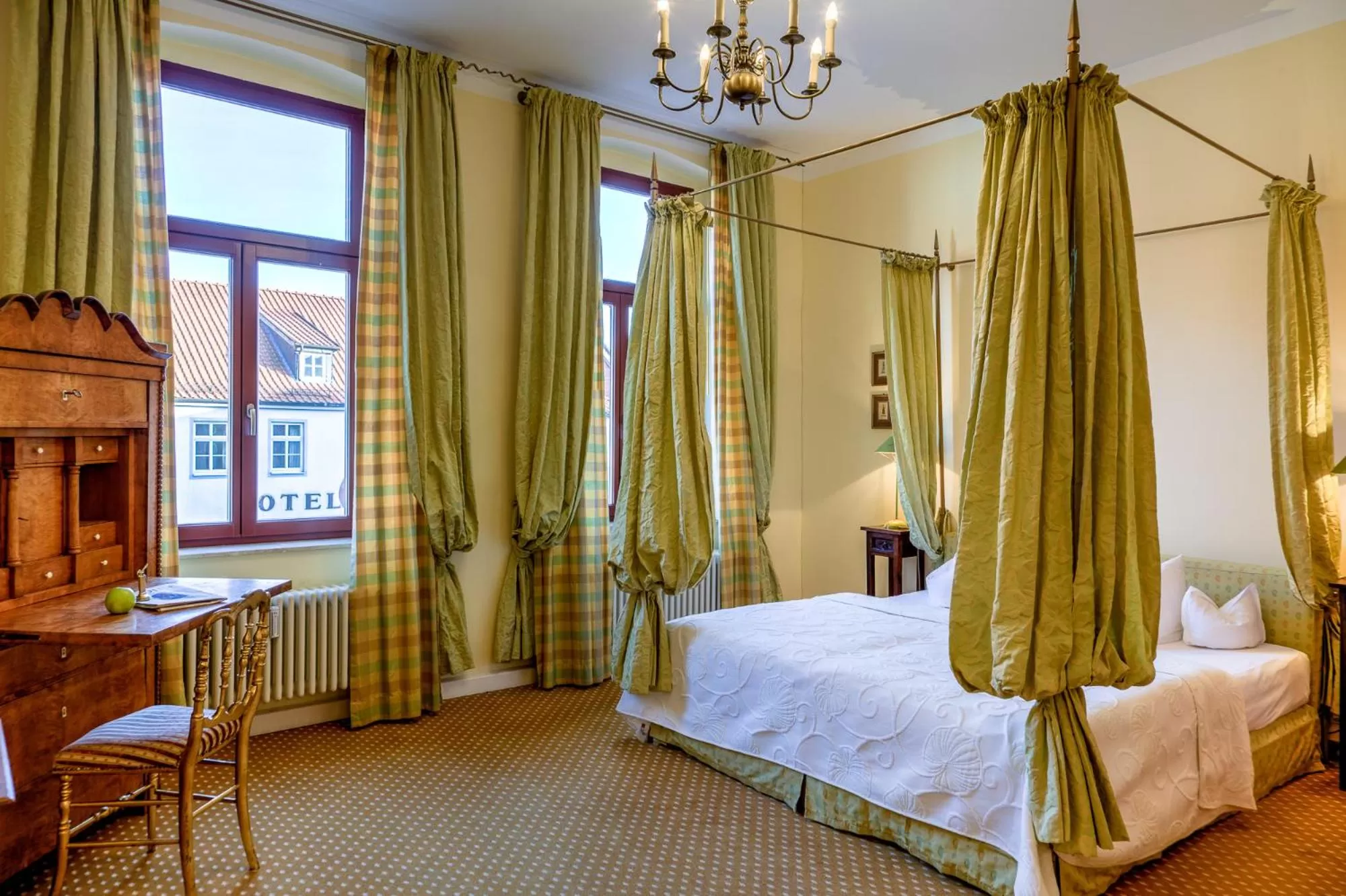 Photo of the whole room, Bed in Hotel Zum Bär