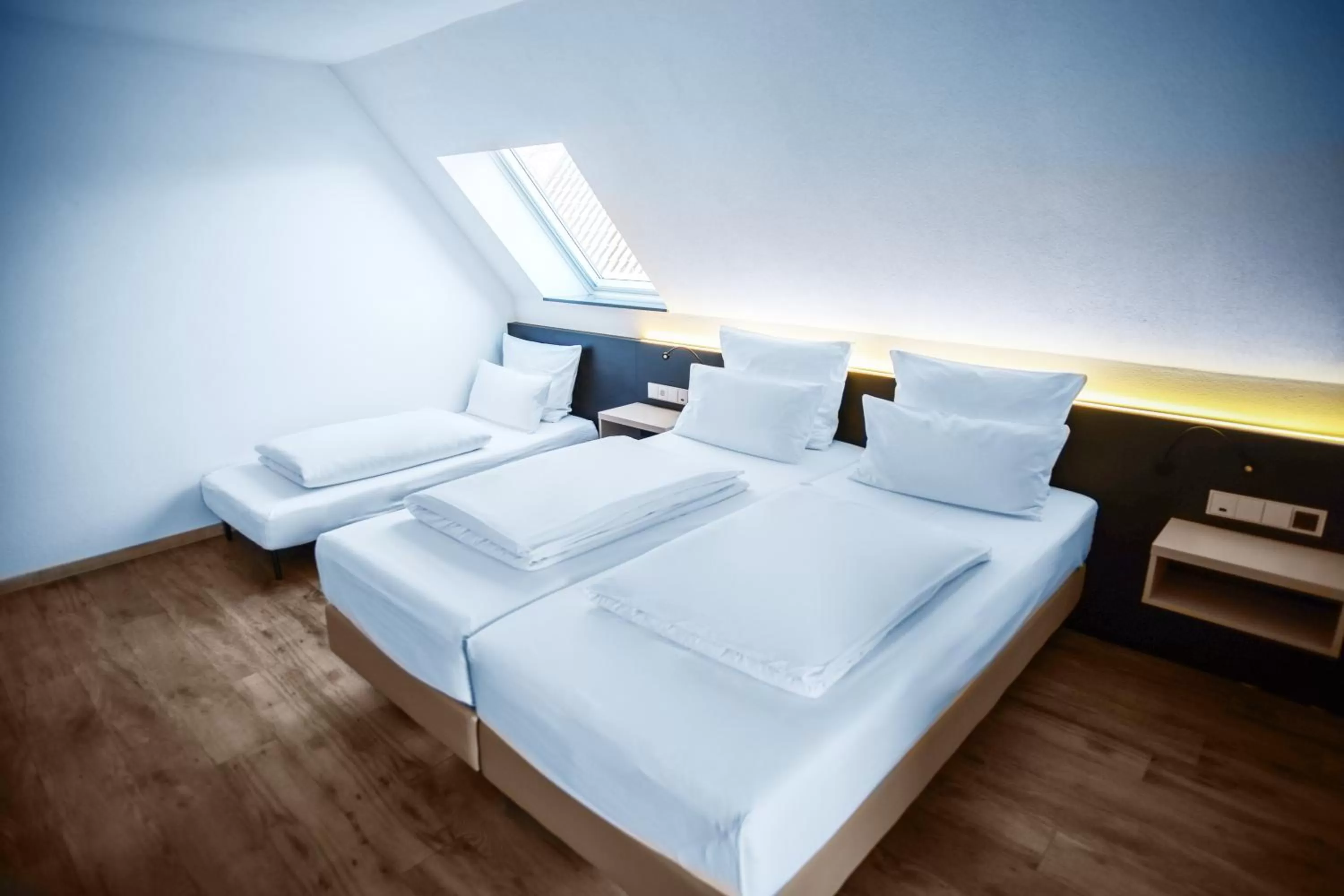 Photo of the whole room, Bed in Hotel U7