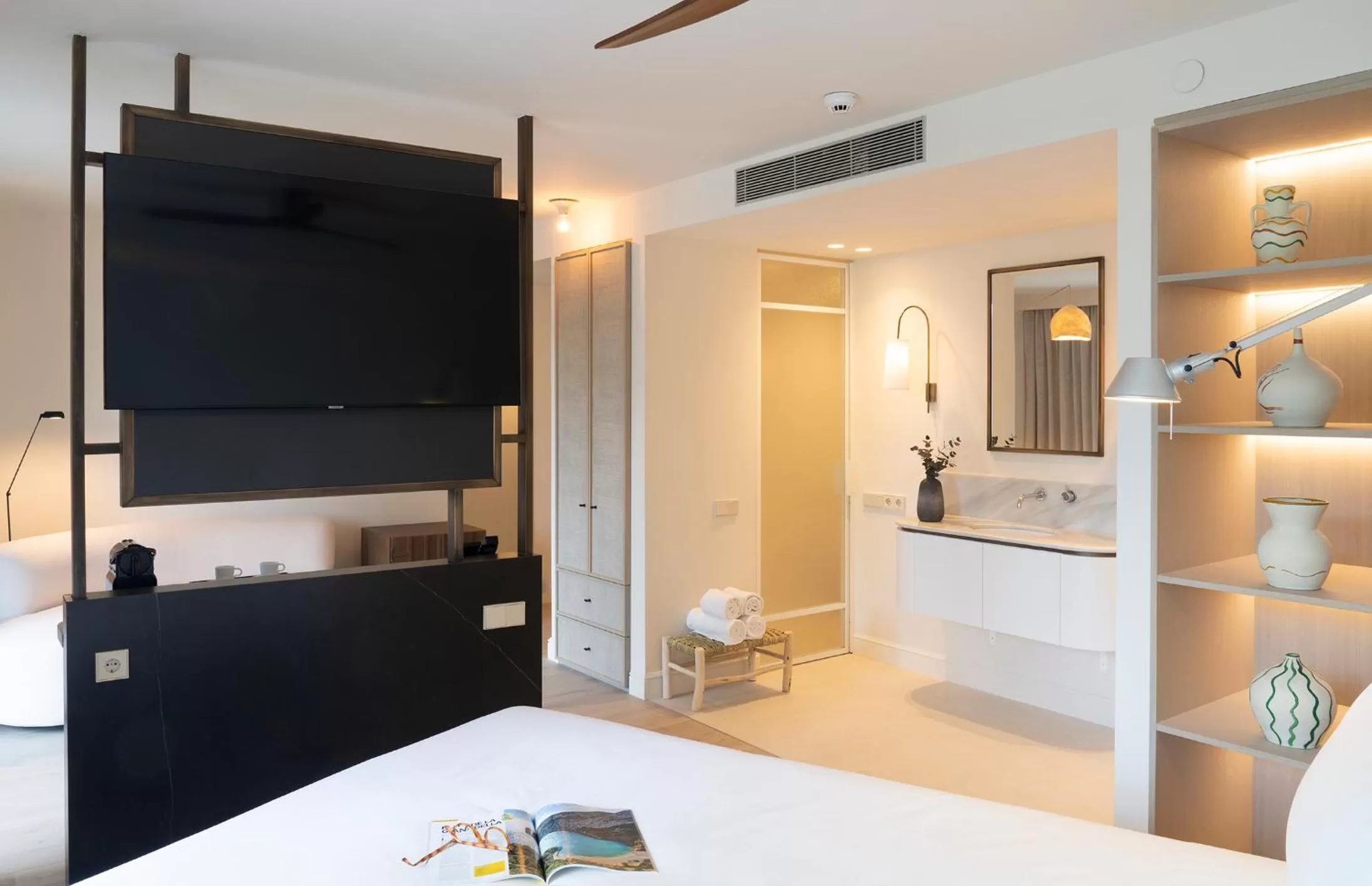 Toilet, Bed in Mercure Benidorm