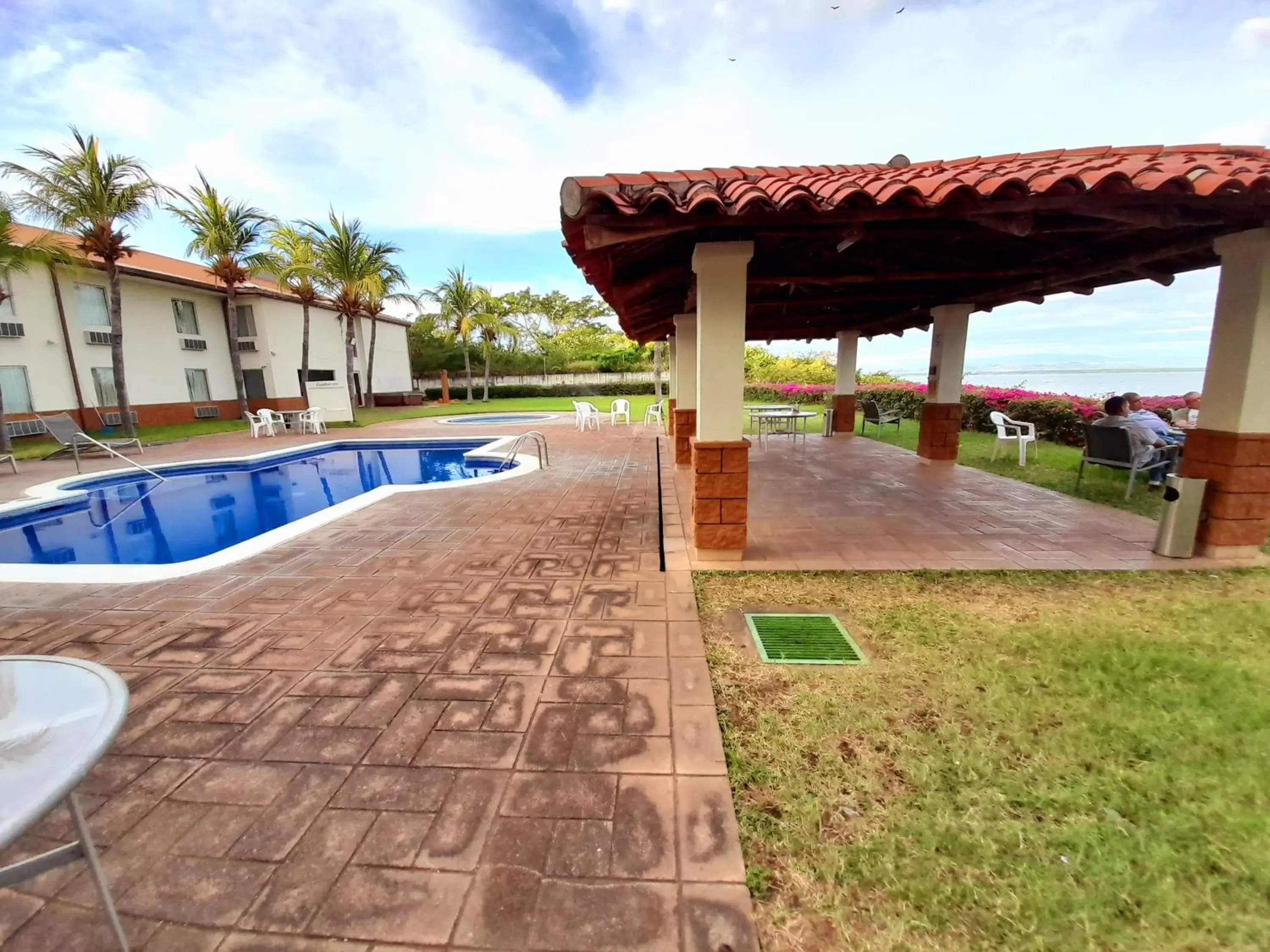 Swimming pool in Comfort Inn Real La Union Swimming pool in Comfort Inn Real La Union
