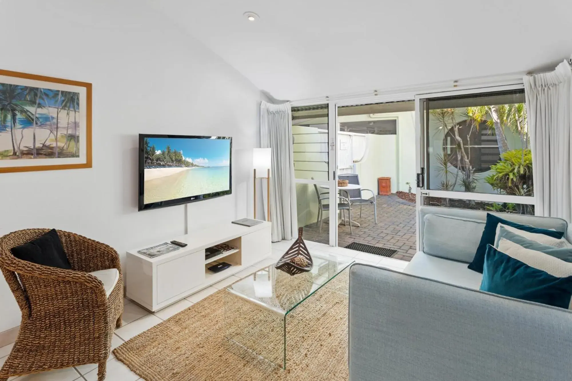 Living room, Seating Area in Caribbean Noosa