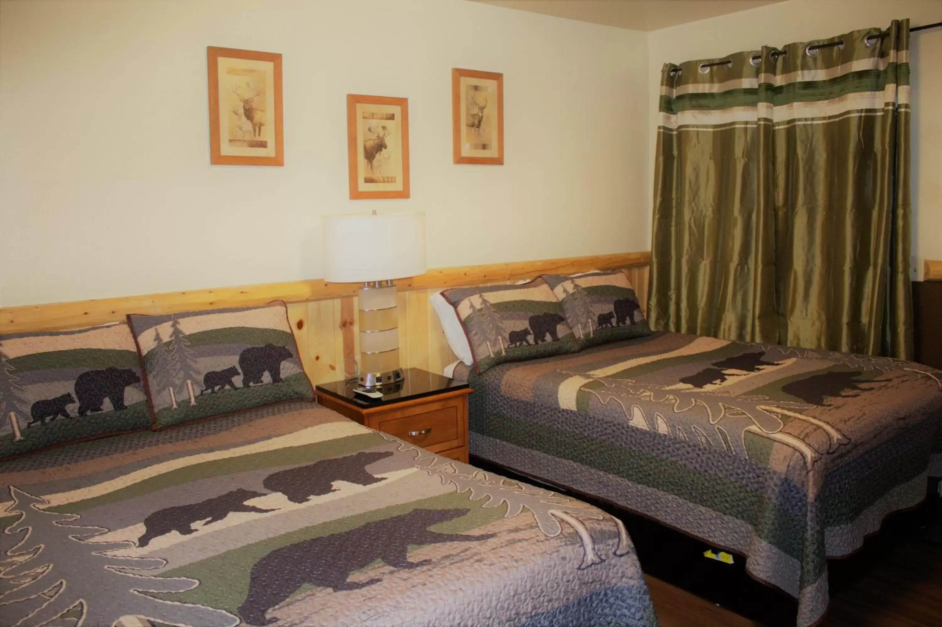 Bed in Fireside Lodge