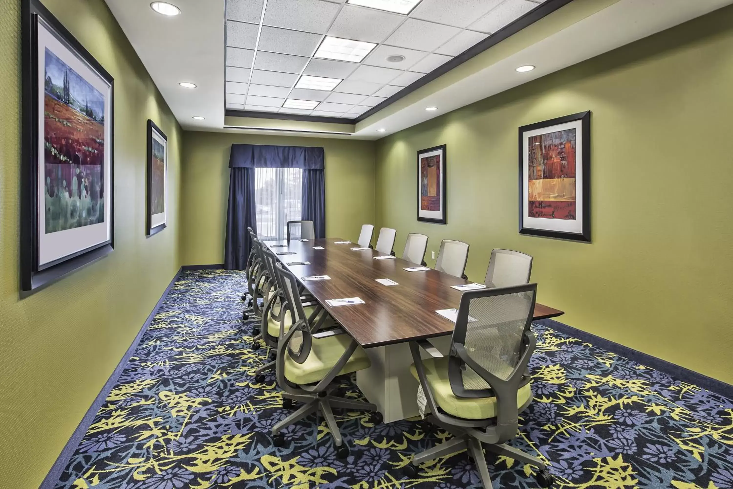 Meeting/conference room in Holiday Inn Express & Suites Dayton South - I-675, an IHG Hotel