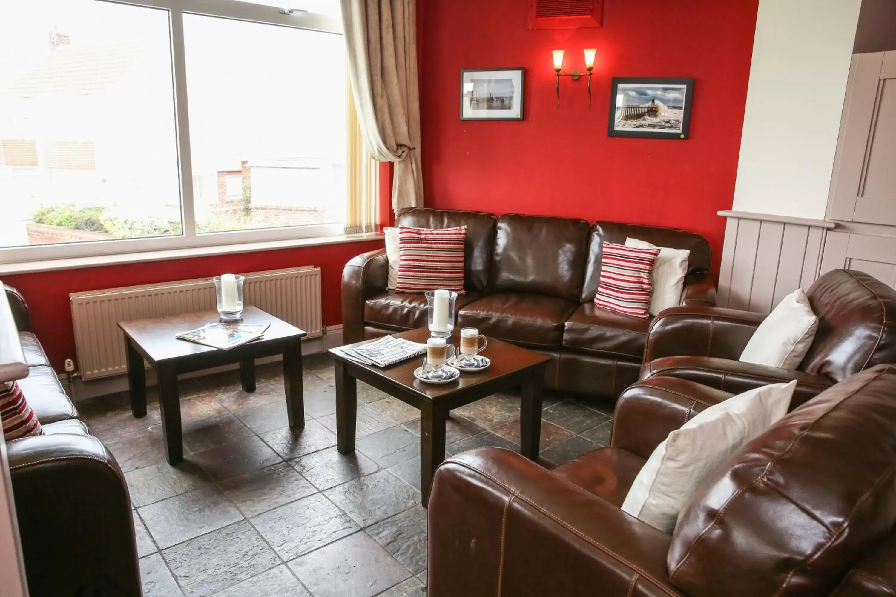 Seating area, Lounge/Bar in The White House Inn - Whitby