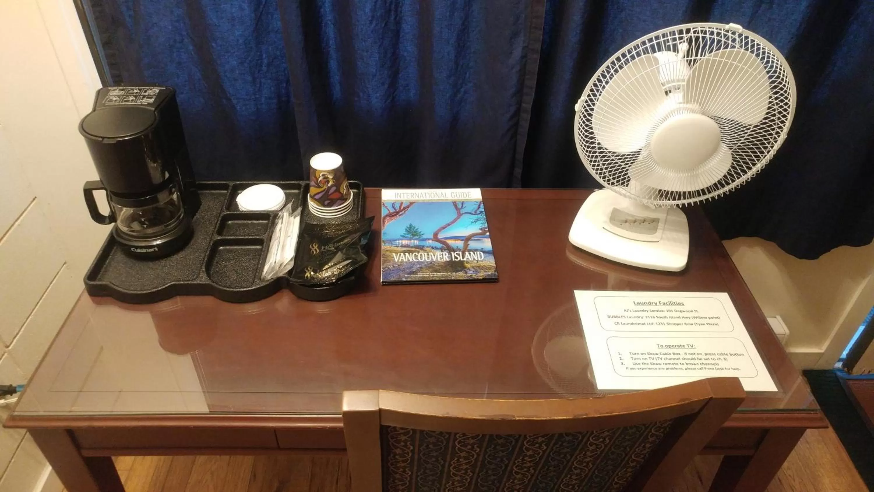 Bedroom in Big Rock Motel