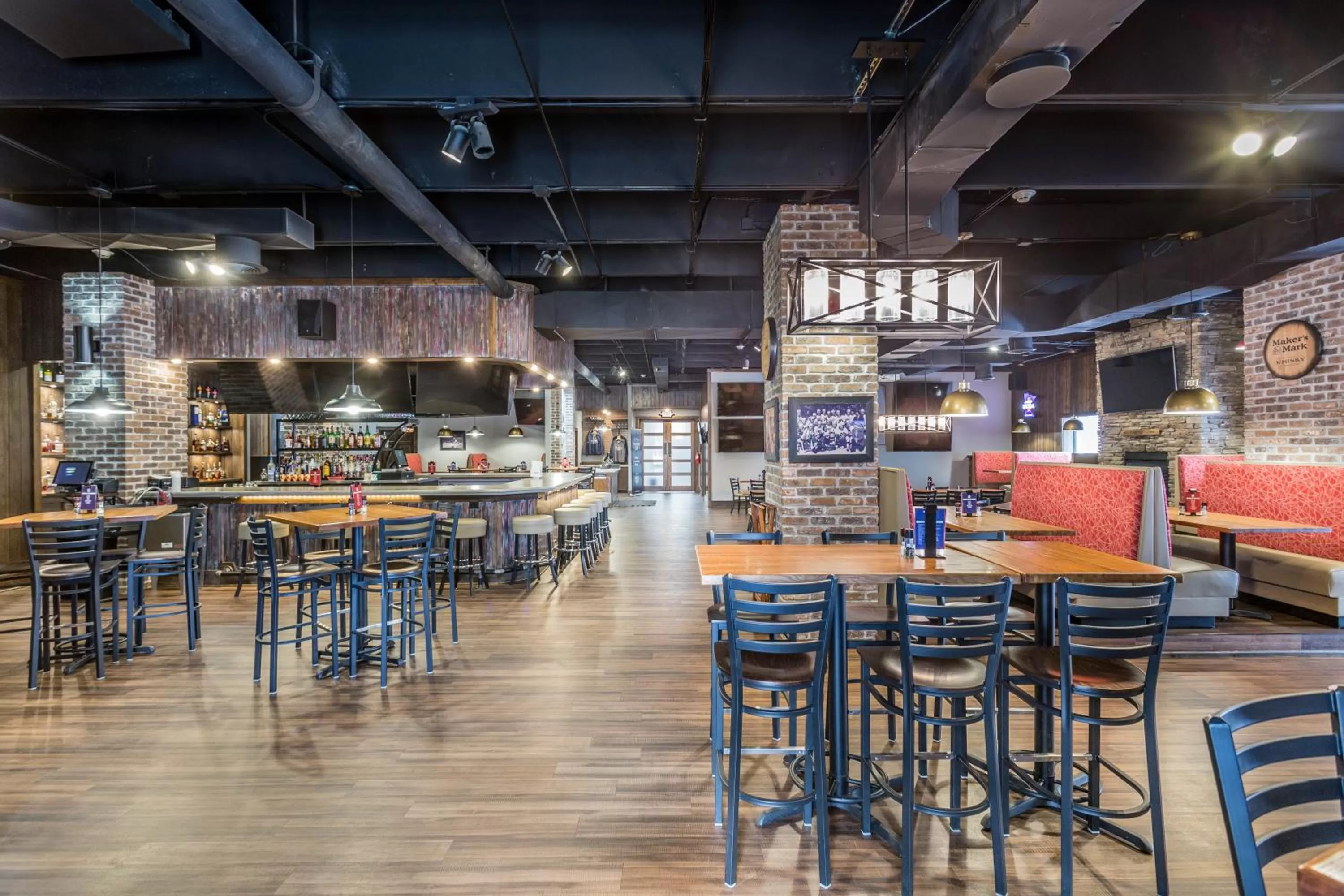 Restaurant/places to eat in EverSpring Inn and Suites