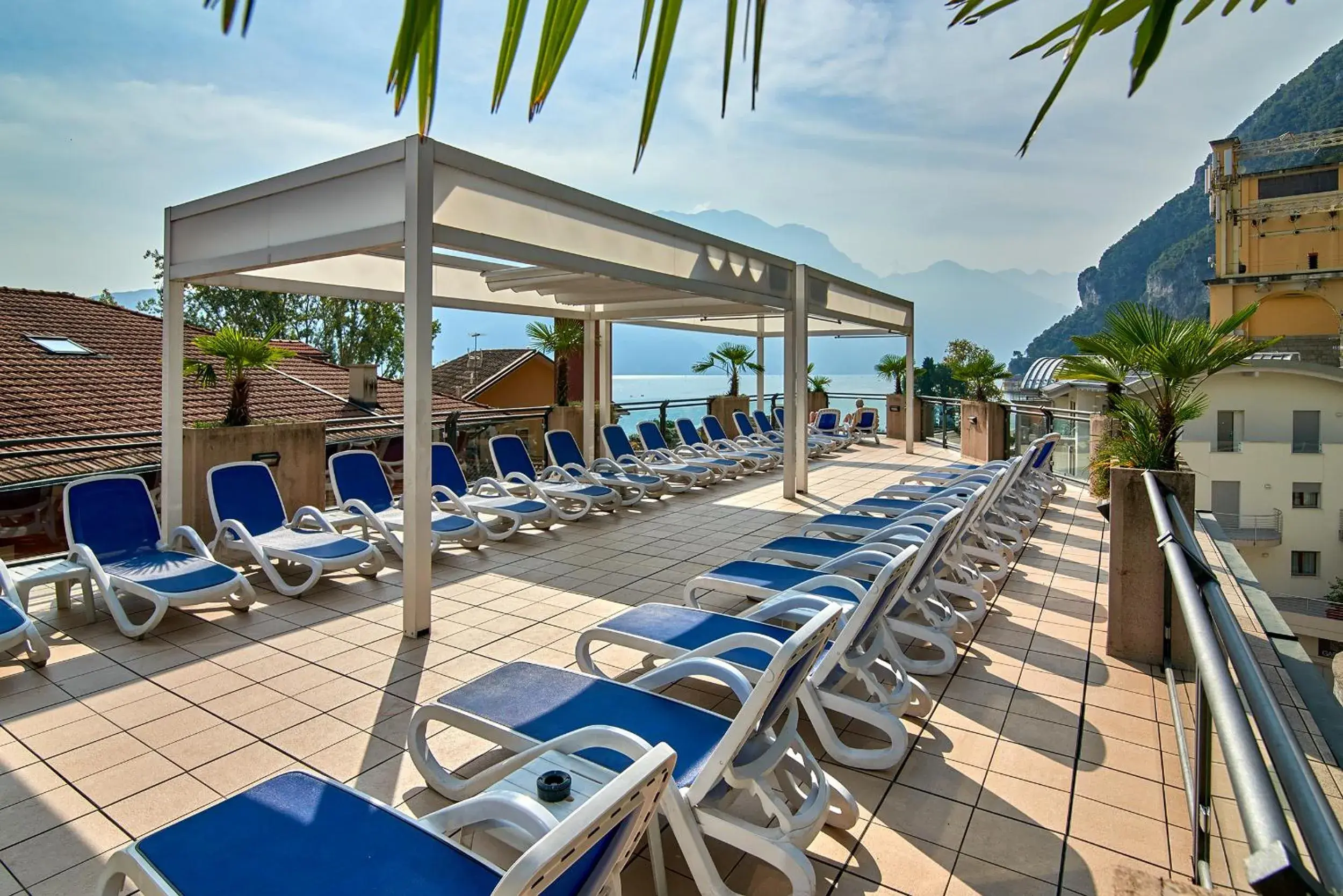 Swimming Pool in Hotel Europa - Skypool & Panorama