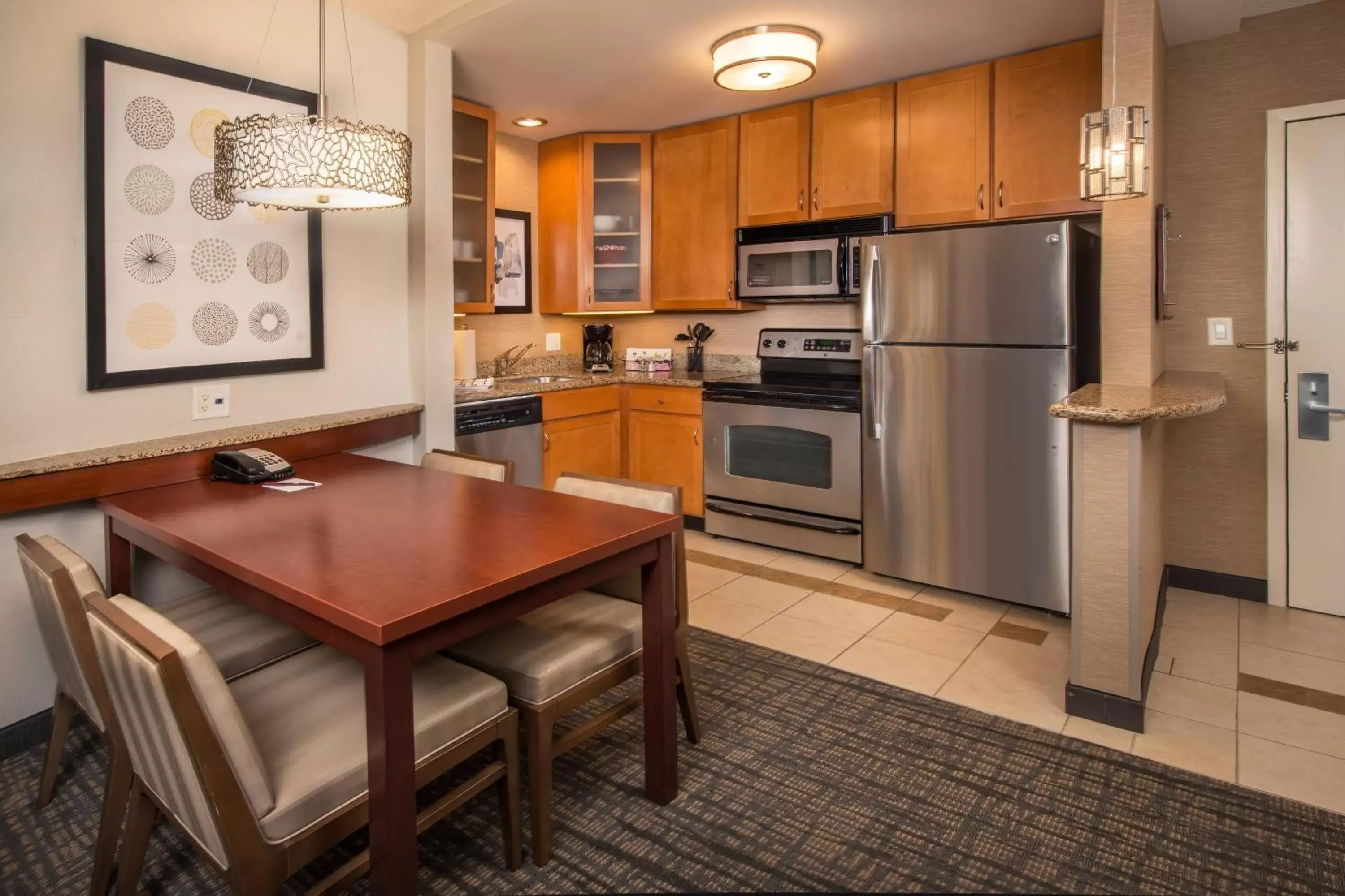 Bedroom, Kitchen/Kitchenette in Residence Inn Dulles Airport At Dulles 28 Centre