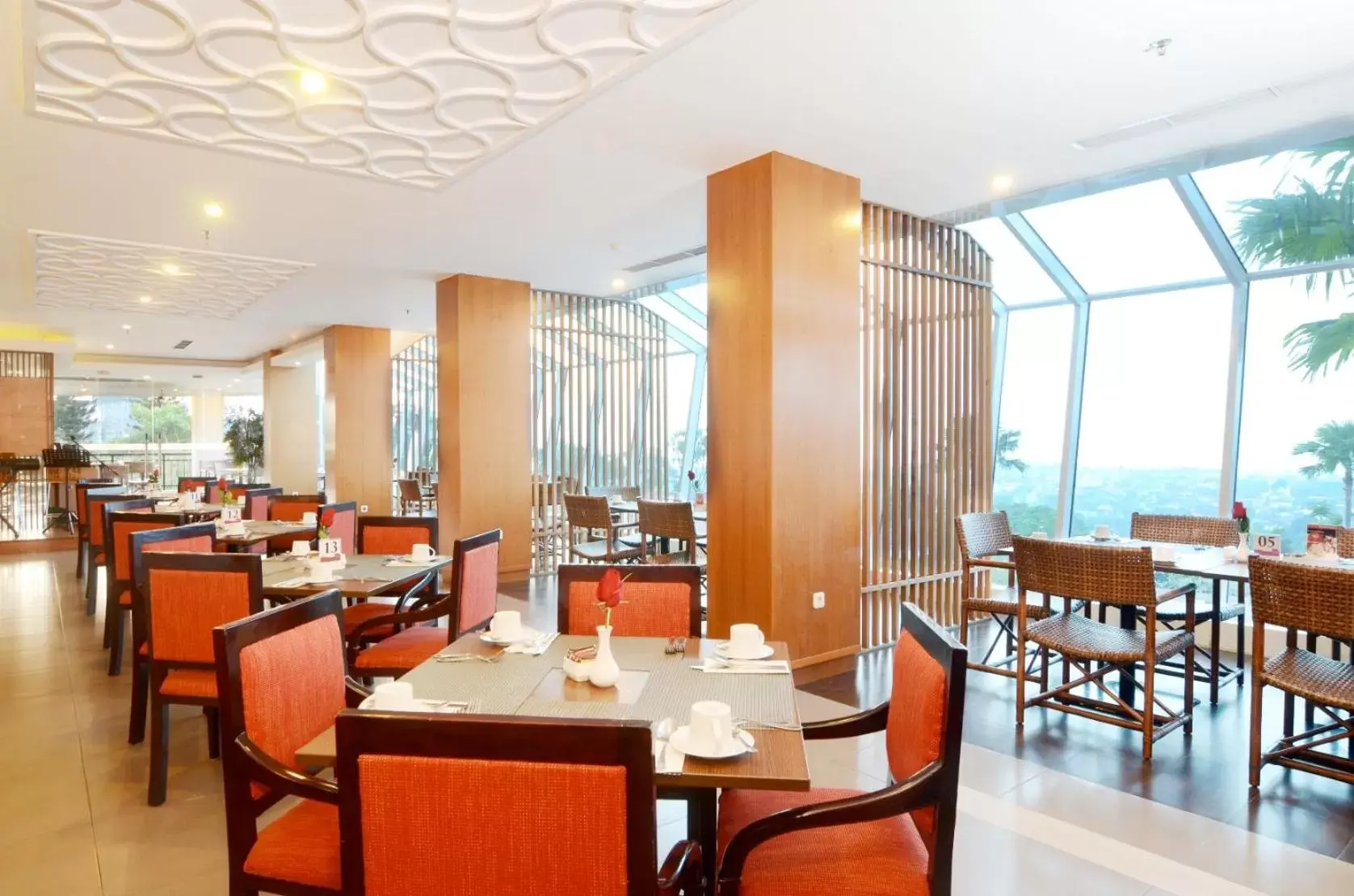 Restaurant/places to eat in Emersia Hotel and Resort Restaurant/places to eat in Emersia Hotel and Resort