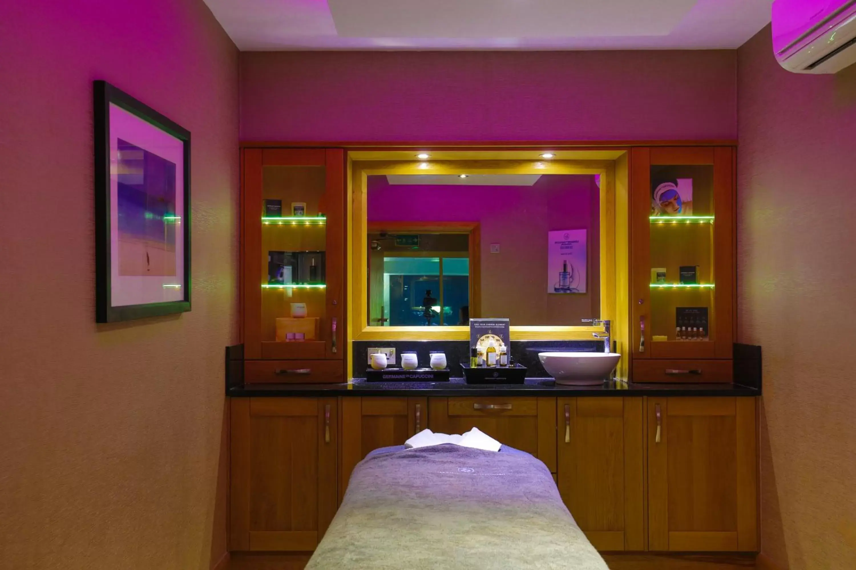 Spa and wellness centre/facilities in Windmill Village Hotel, Golf Club & Spa, BW Signature Collection