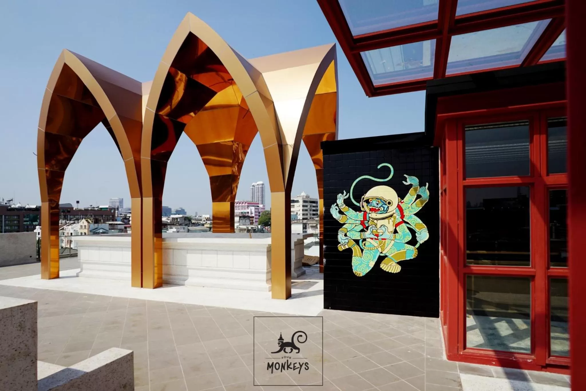 Lounge or bar in 4 Monkeys Hotel