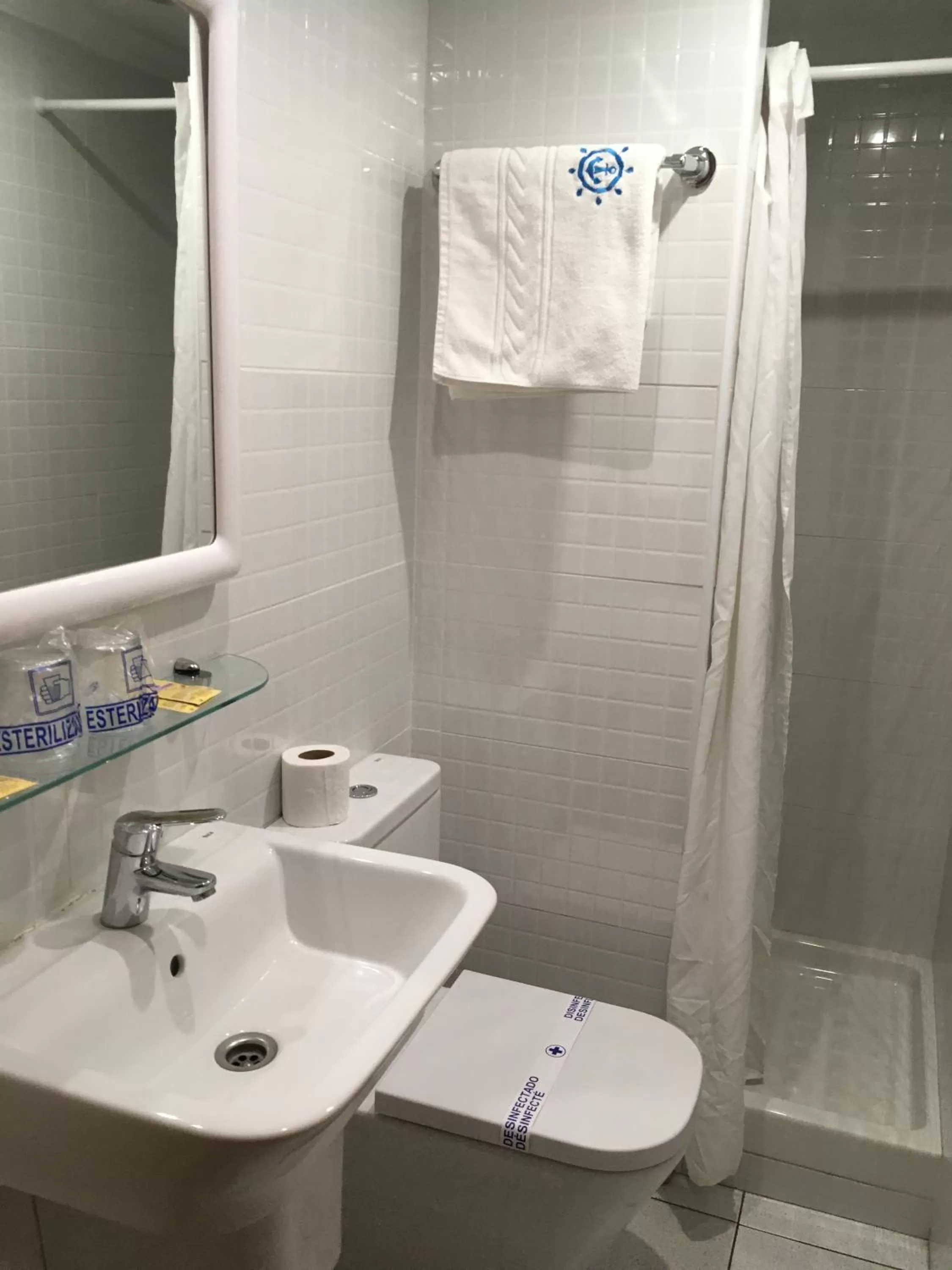 Bathroom in Hotel Marítimo Urban