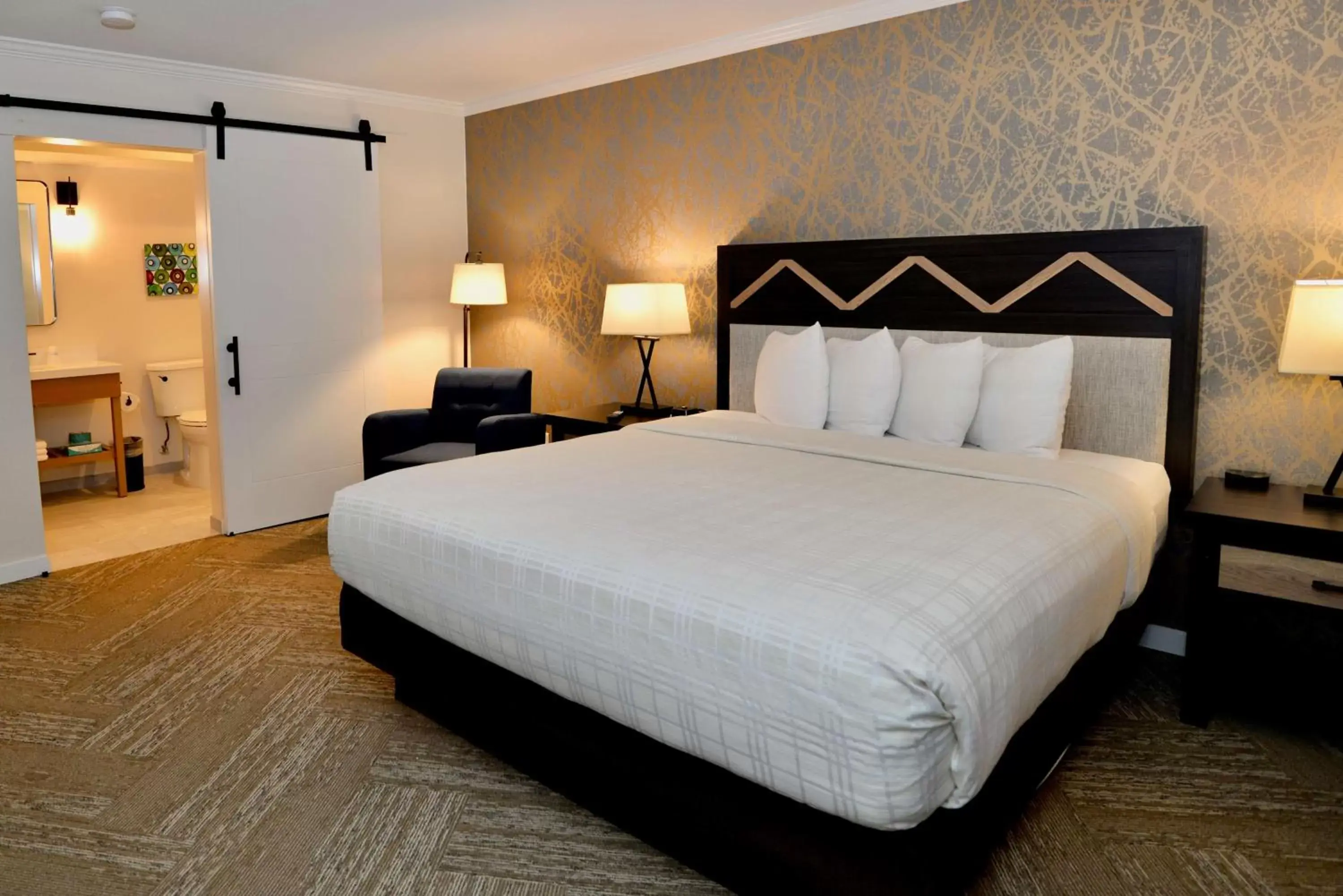 Bedroom, Bed in Best Western Plus Inn at the Vines