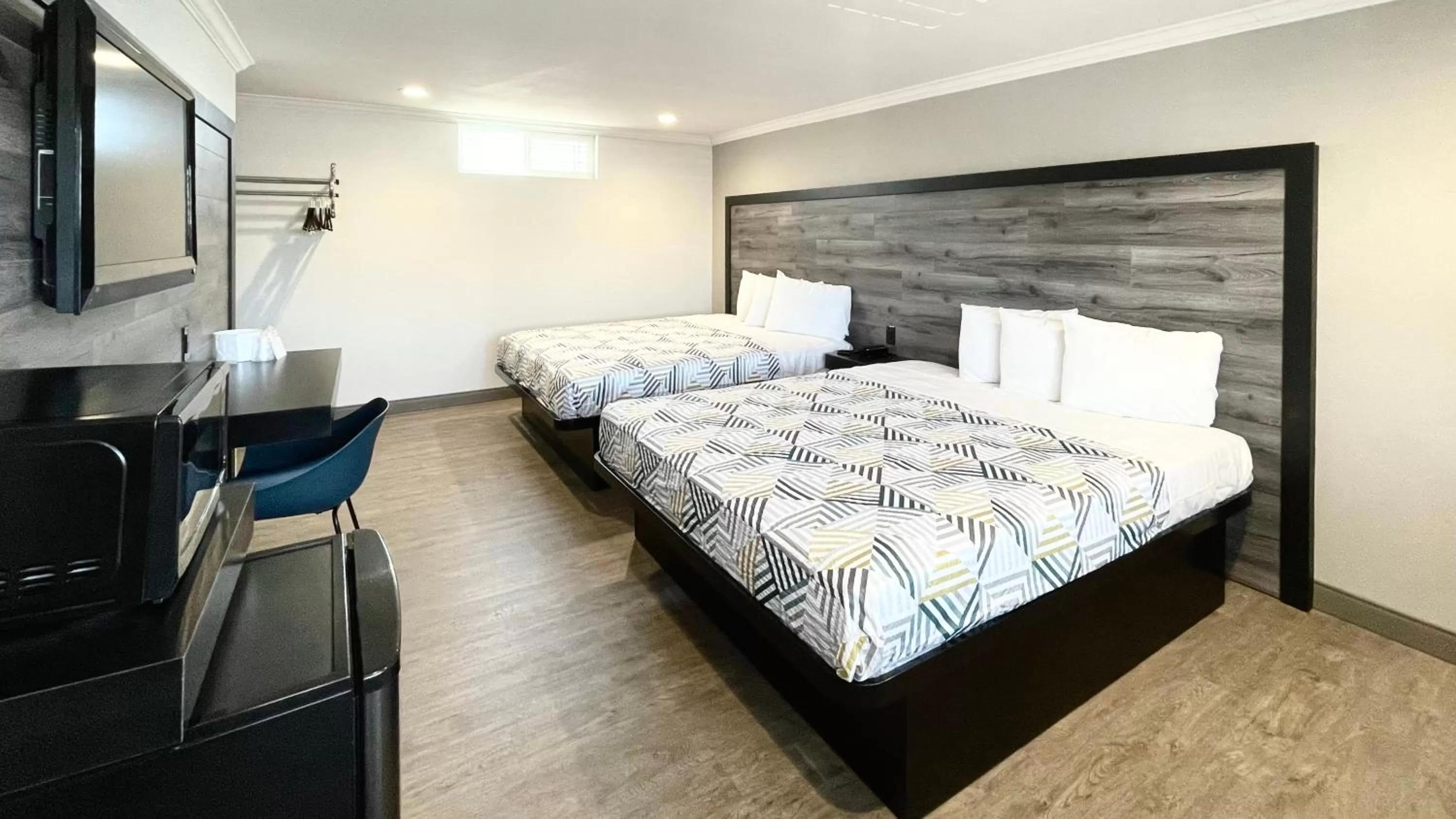 Bedroom, Bed in Motel 6 Pico Rivera - Los Angeles, CA