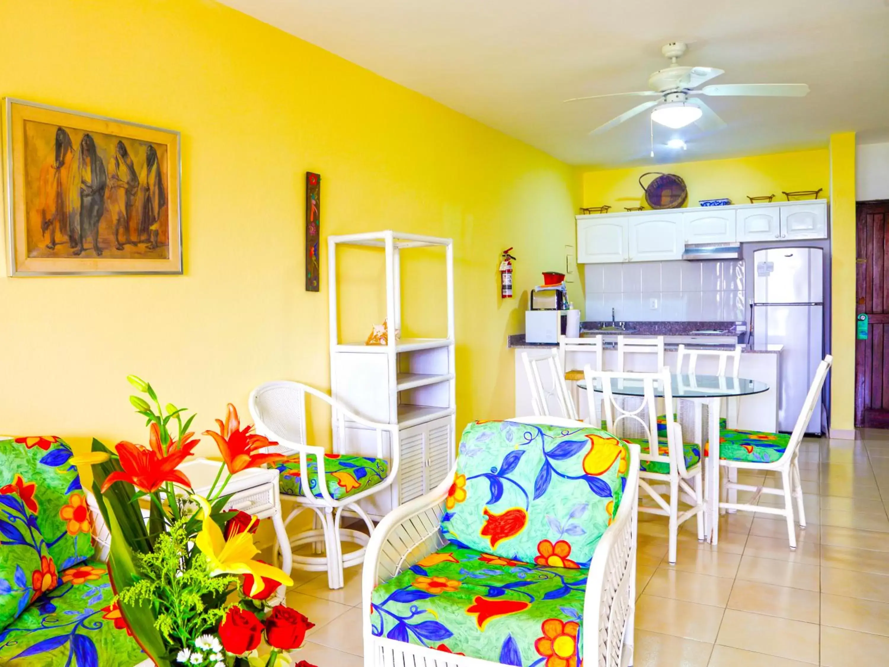 Dining Area in Nautibeach Beach Front Condos in North Beach