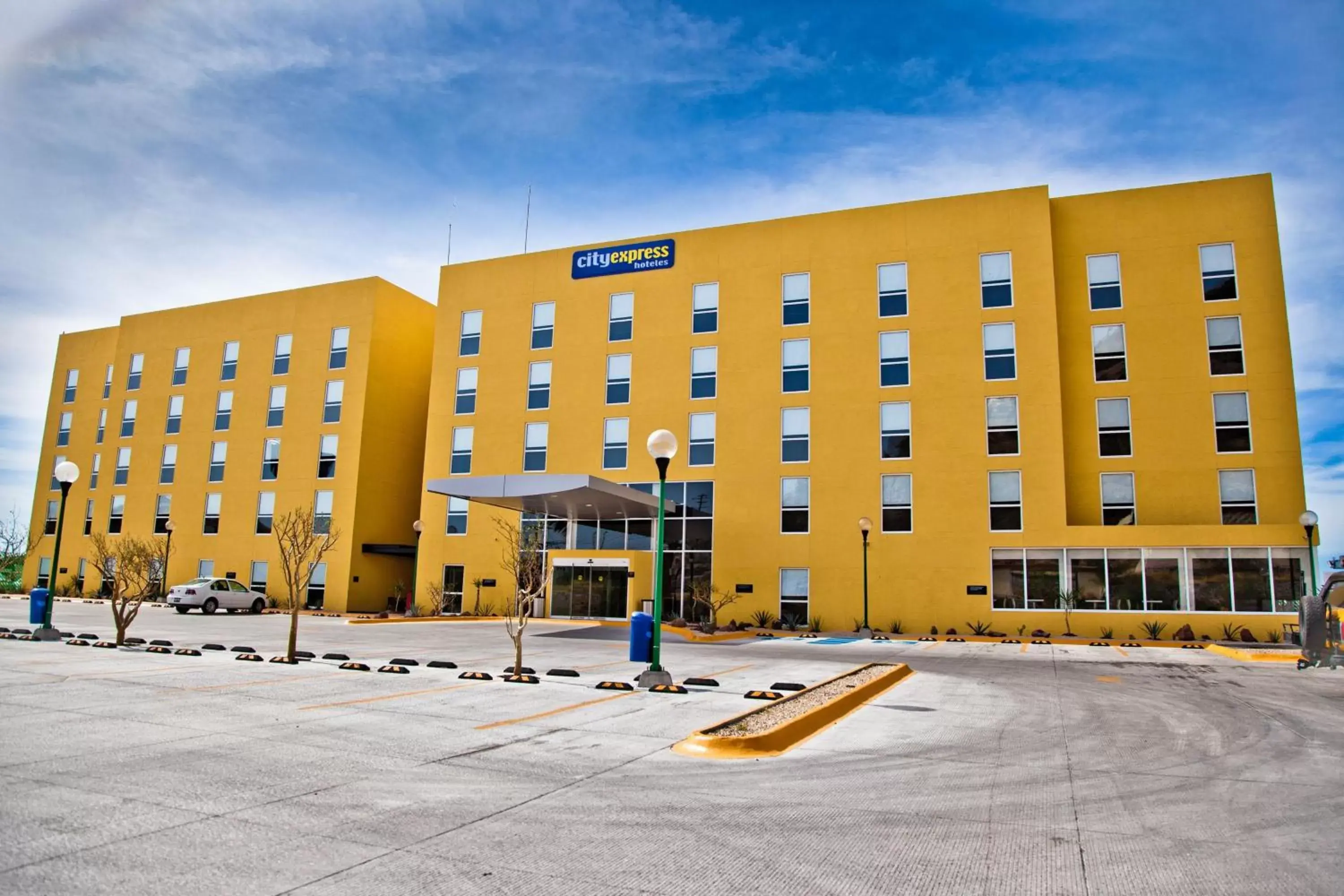 Property Building in City Express by Marriott La Paz
