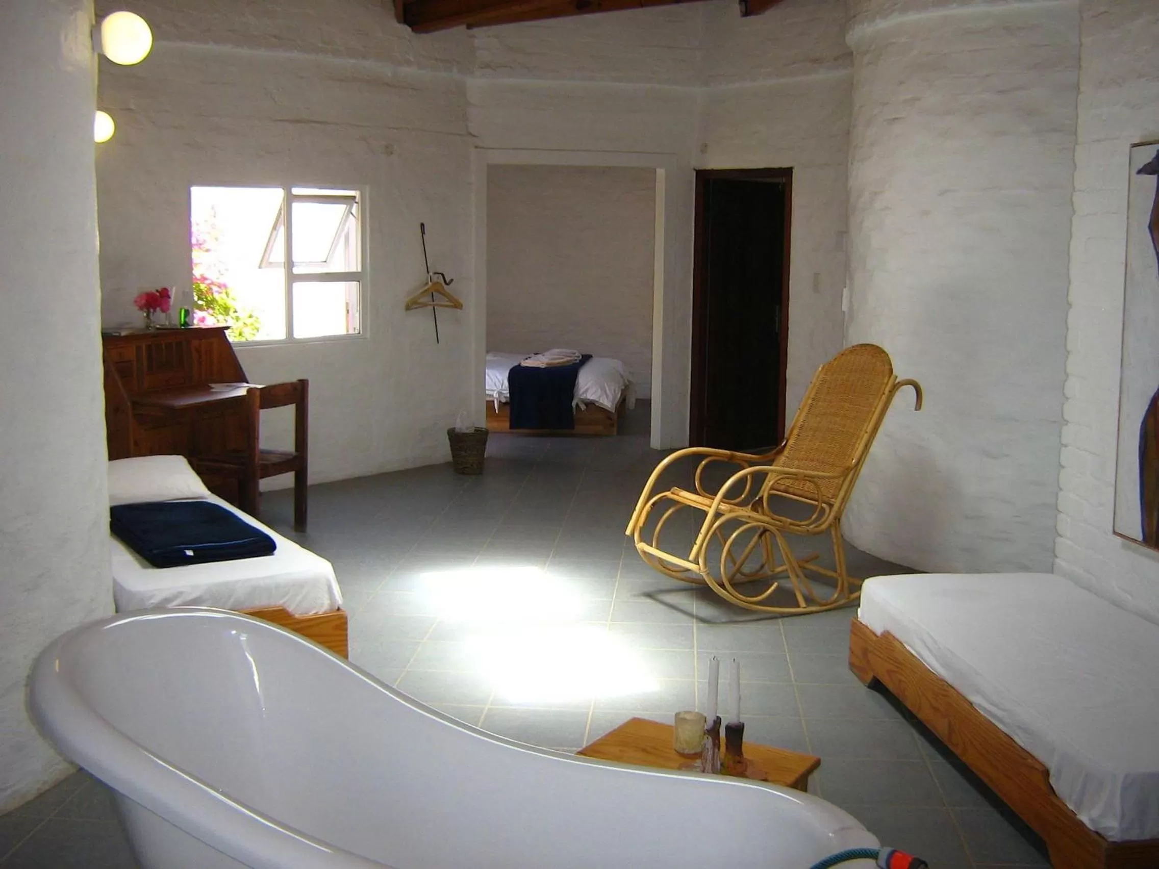 Alternative Space B & B