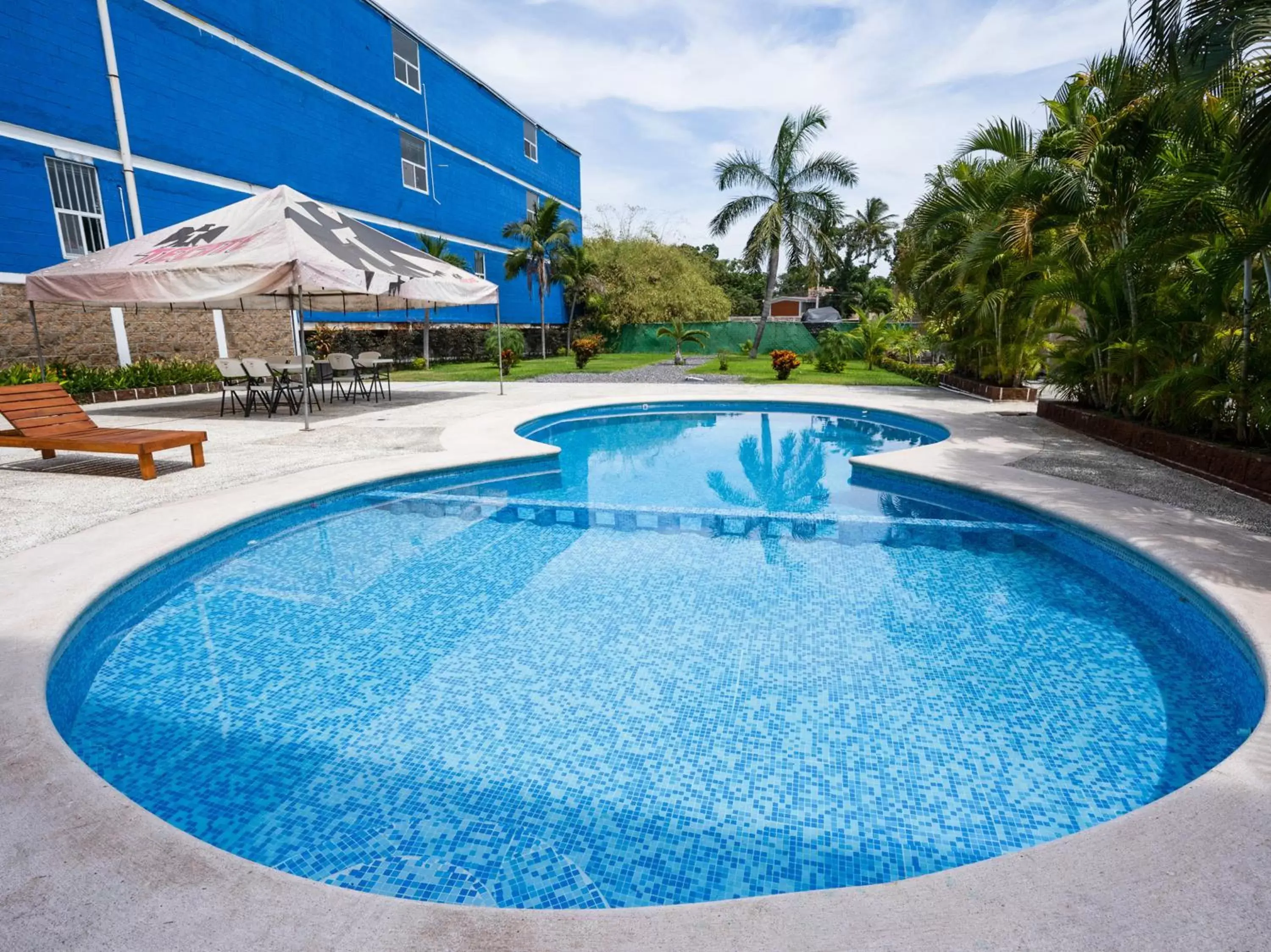 Swimming Pool in Capital O Hotel Los Caracoles, Acapulco