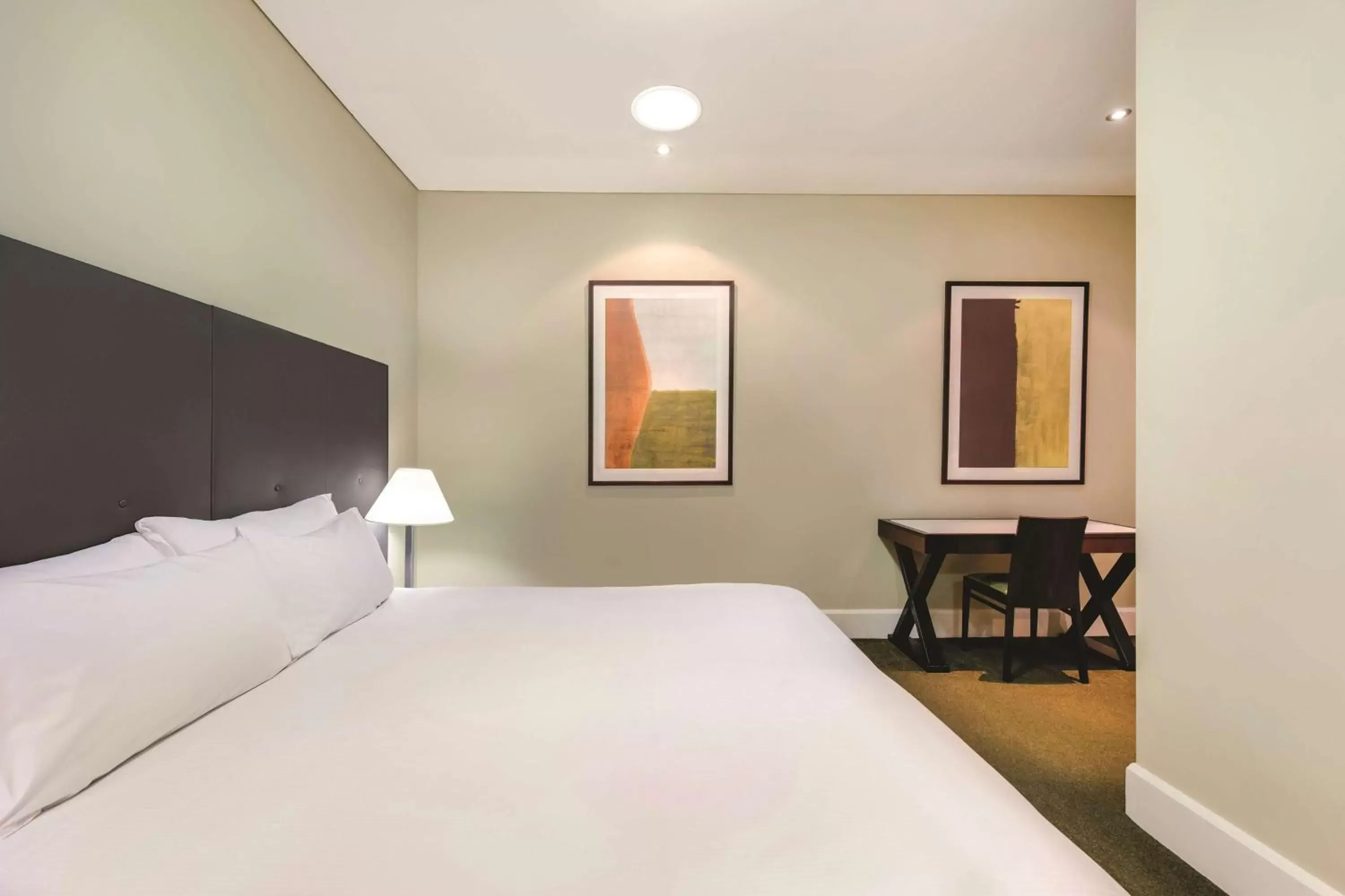 Bedroom, Bed in Adina Apartment Hotel Adelaide Treasury