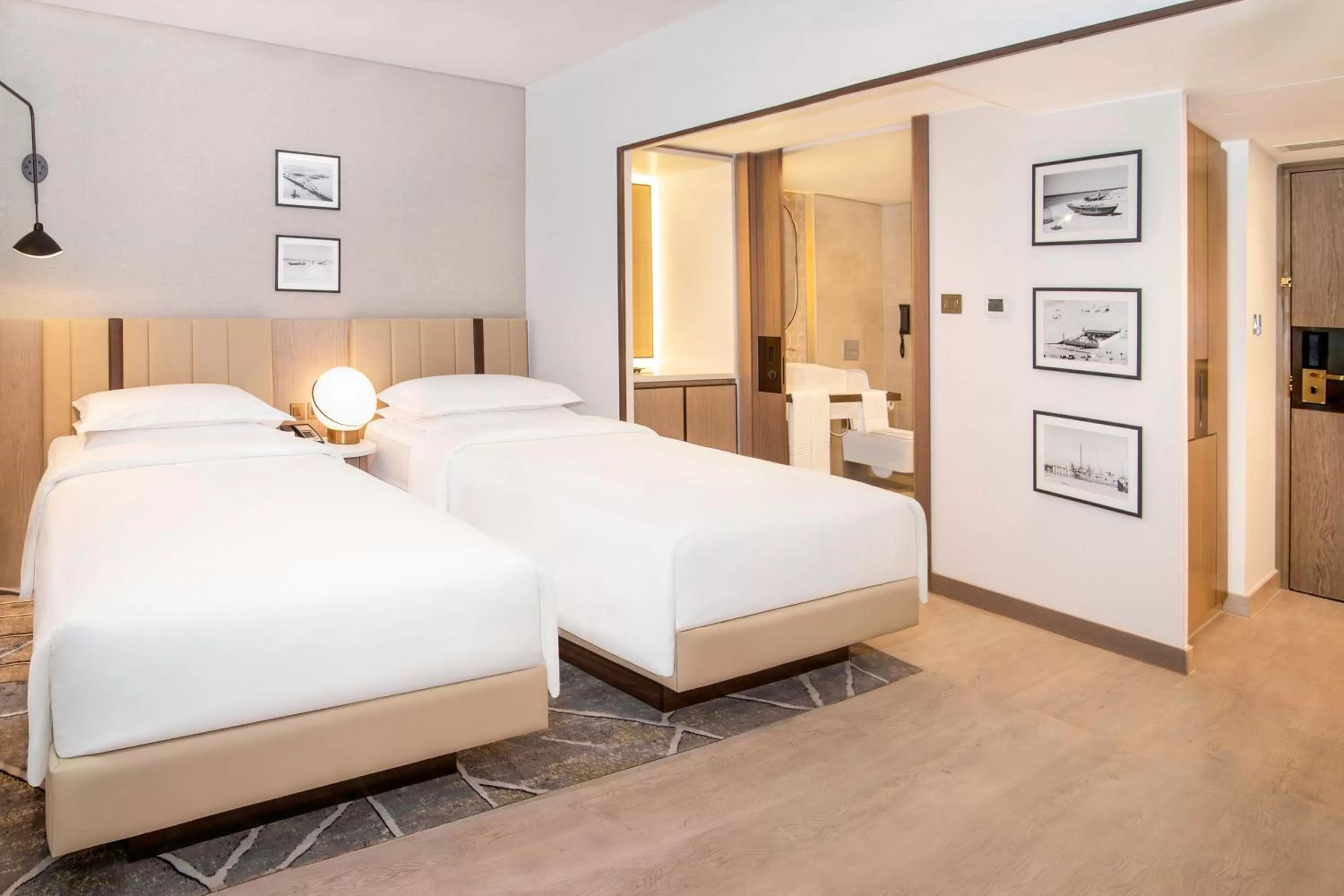 Photo of the whole room, Bed in Sheraton Abu Dhabi Hotel & Resort