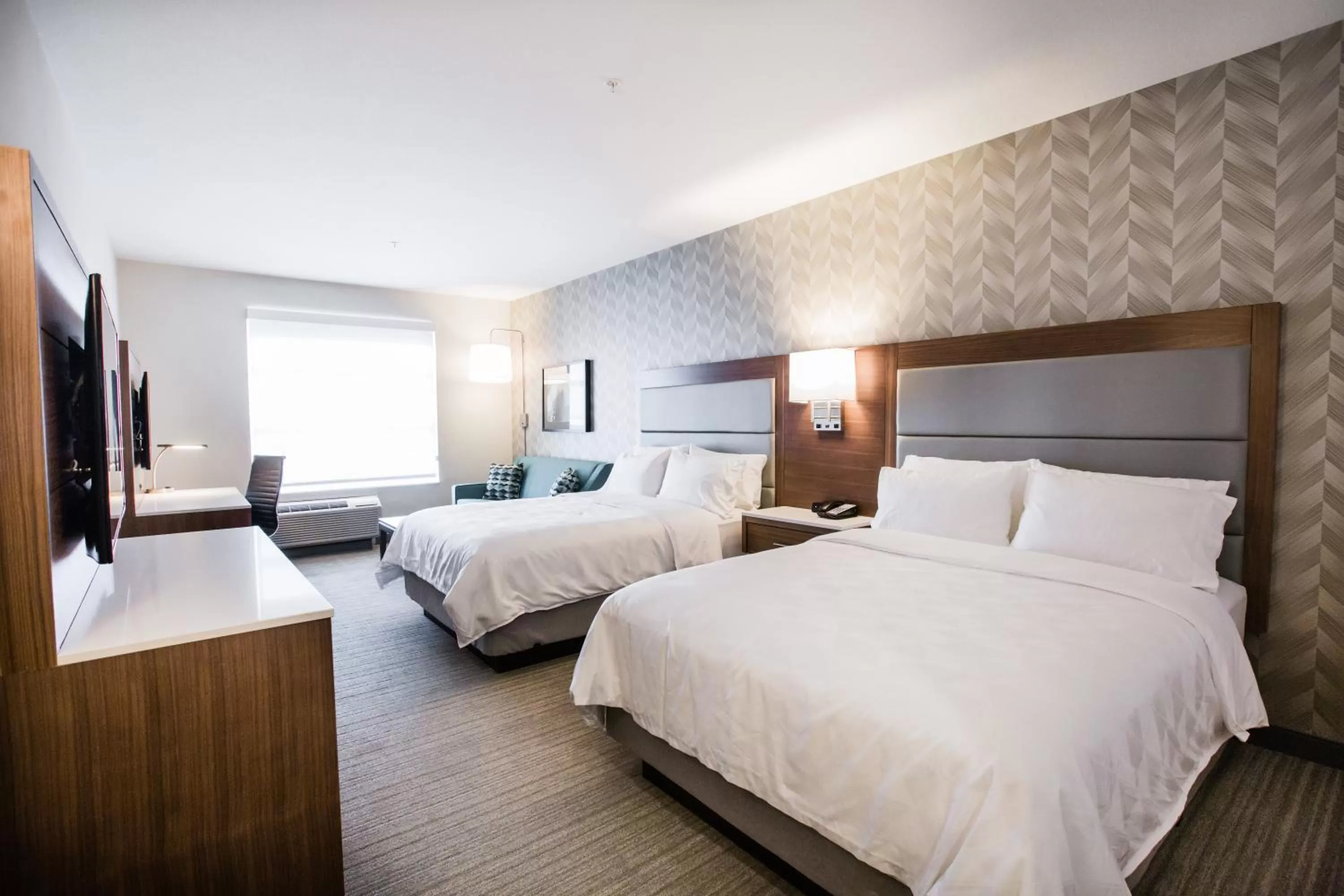 Photo of the whole room, Bed in Holiday Inn Hotel & Suites Calgary South - Conference Ctr by IHG