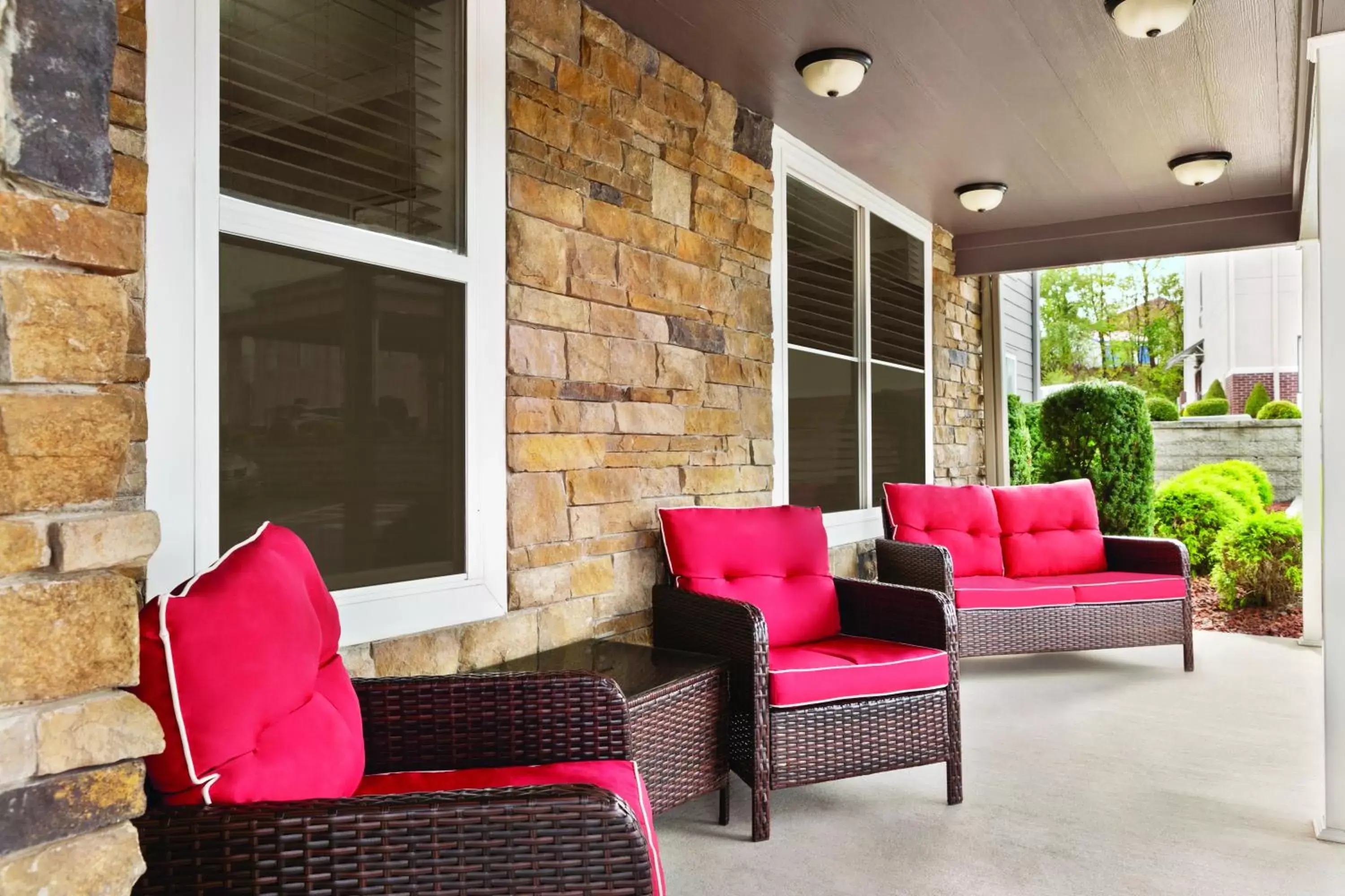 Balcony/Terrace, Seating Area in Country Inn & Suites by Radisson, Wytheville, VA