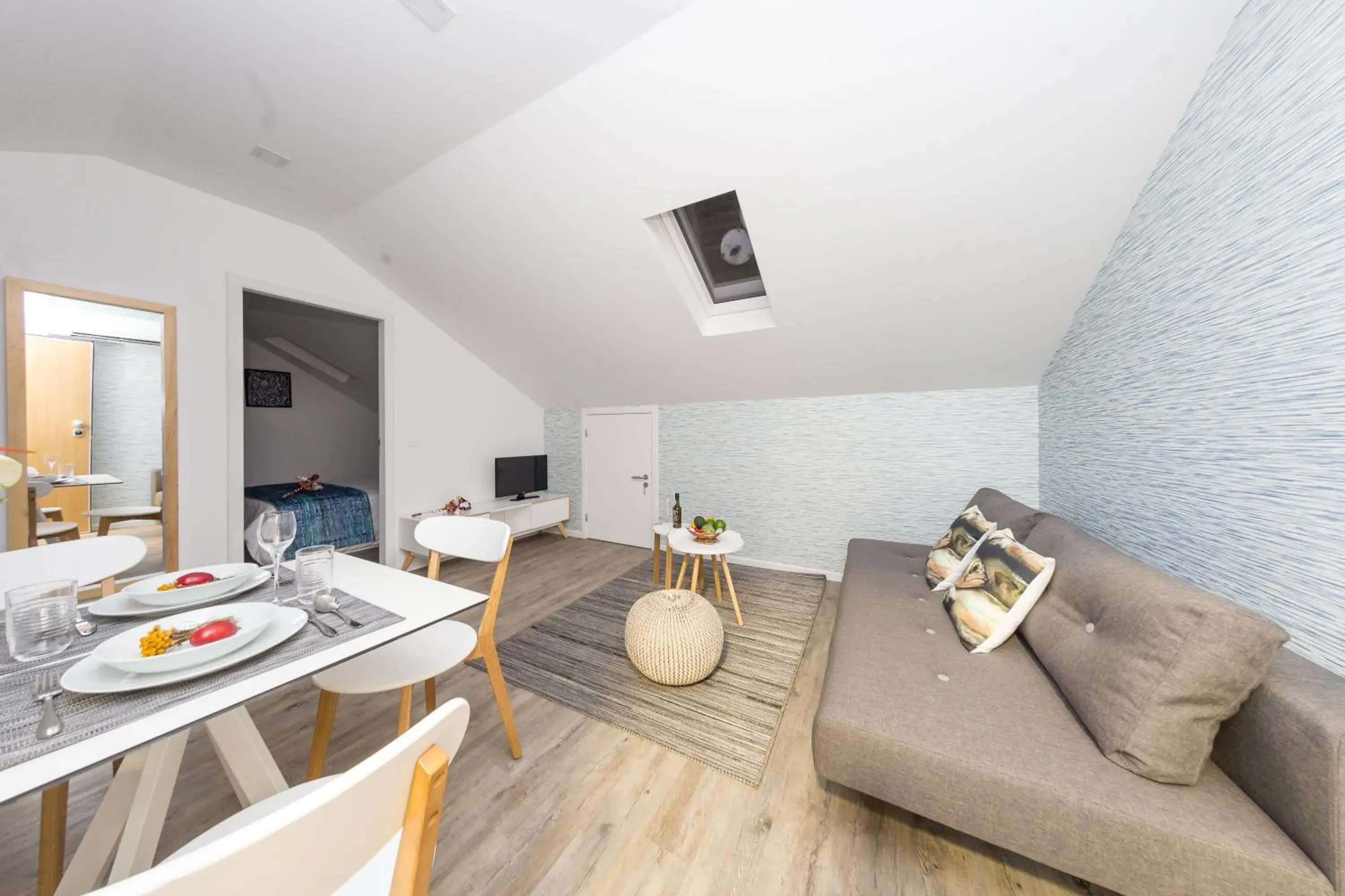 Living room, Seating Area in The Marketplace Apartments by Storytellers