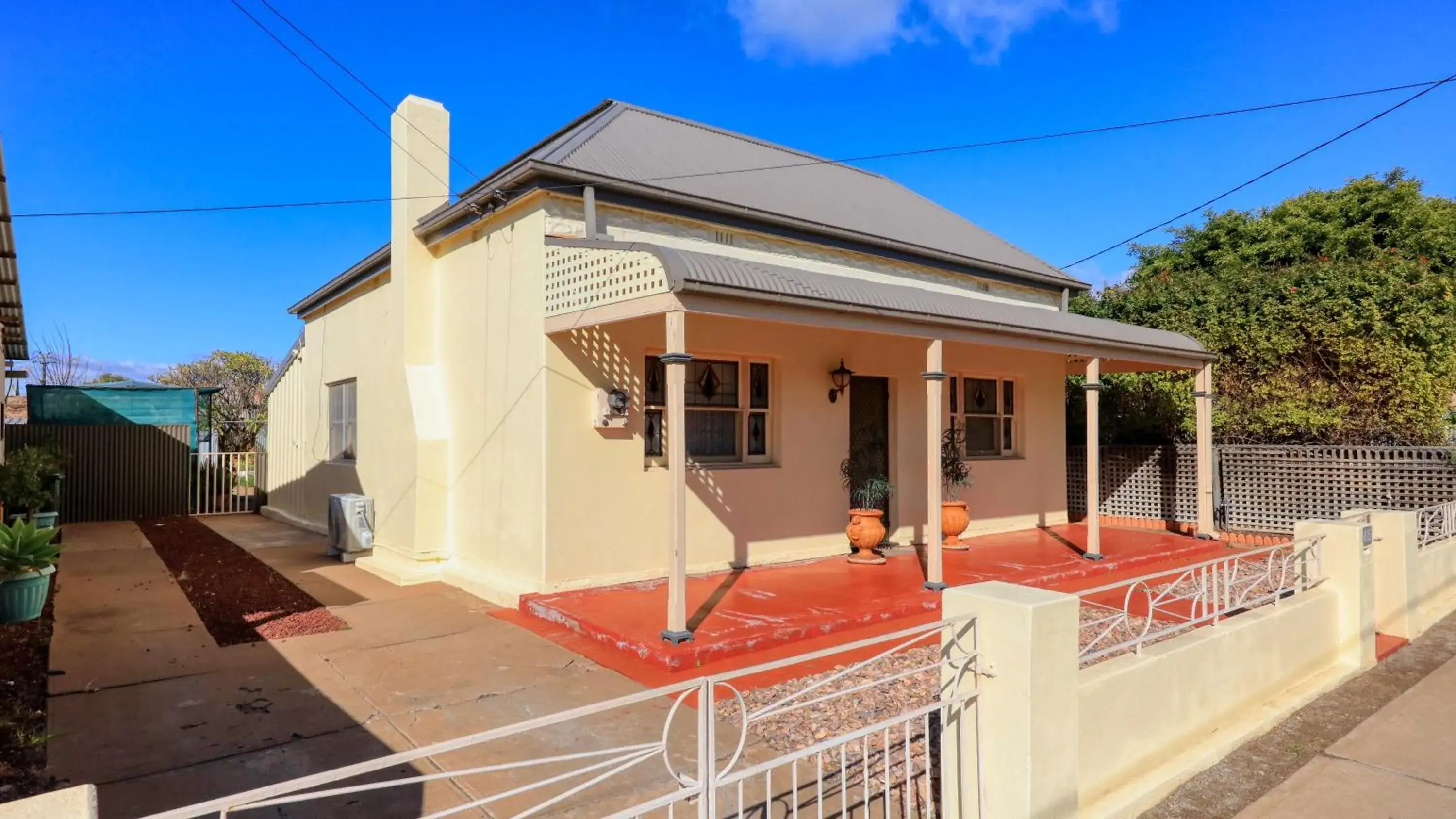 Street view in Charles Rasp Motor Inn & Cottages Street view in Charles Rasp Motor Inn & Cottages