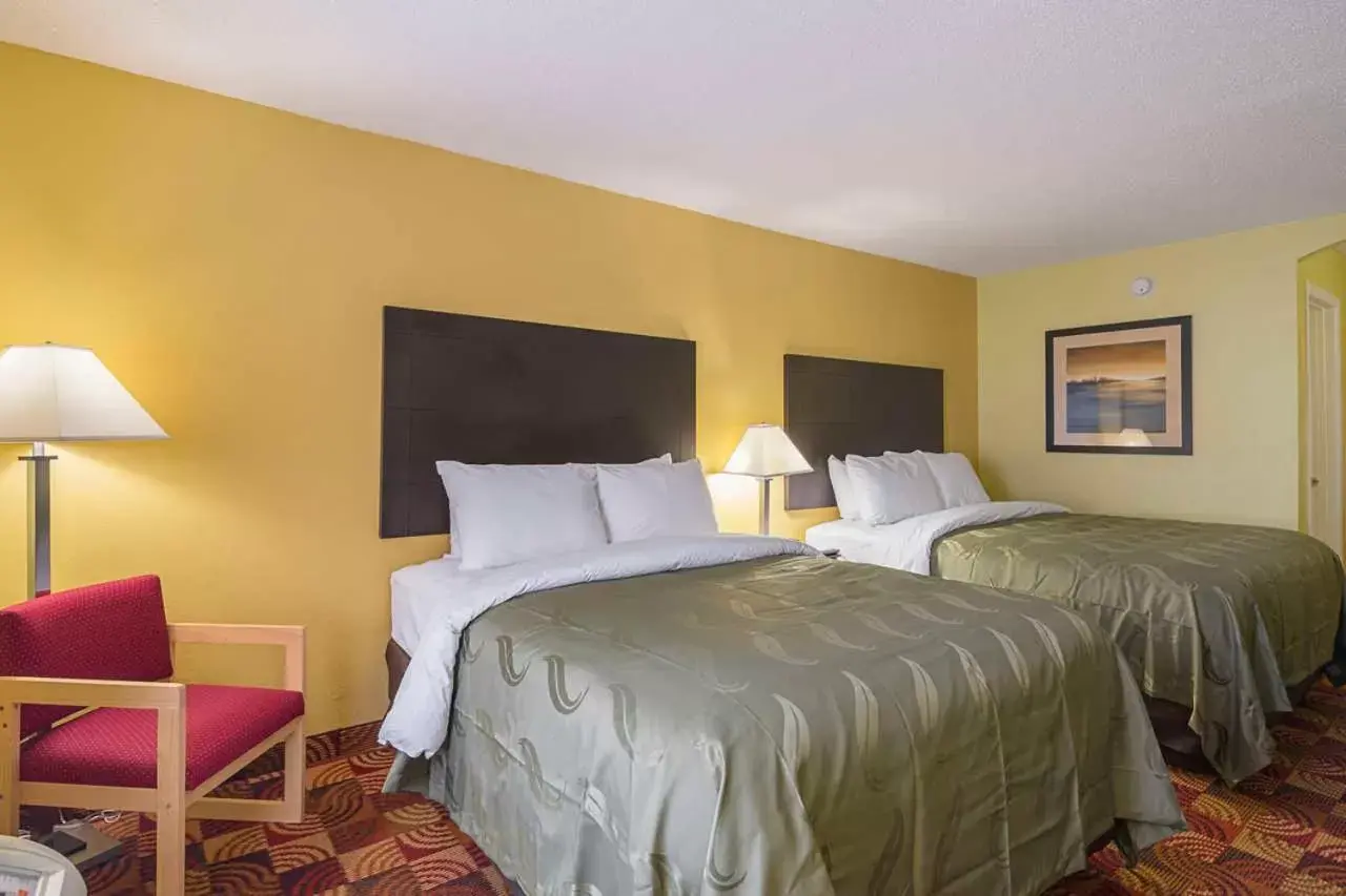 Double Room with Two Double Beds - Smoking in Quality Inn Washington