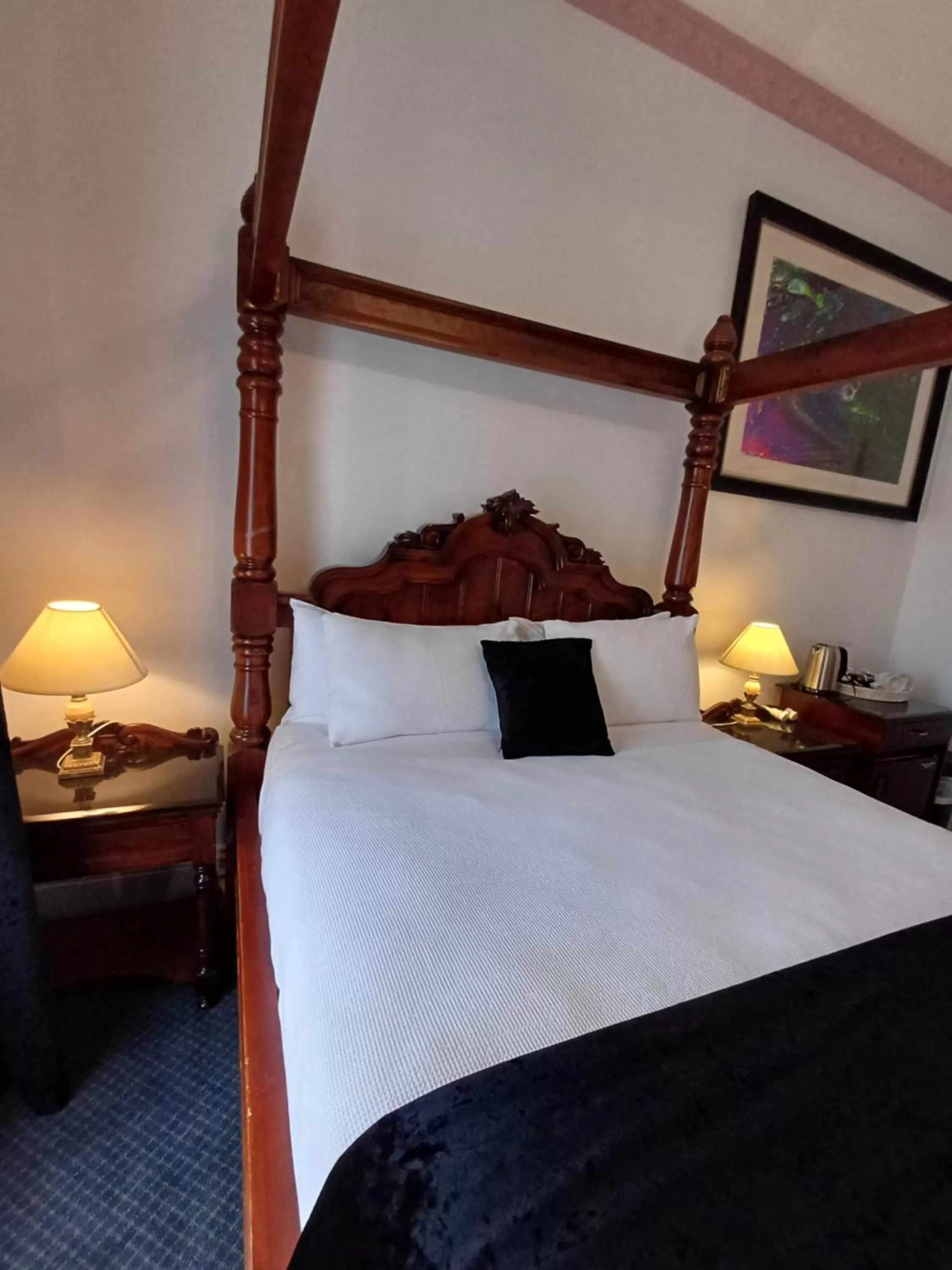 Bed in Art Hotel on York