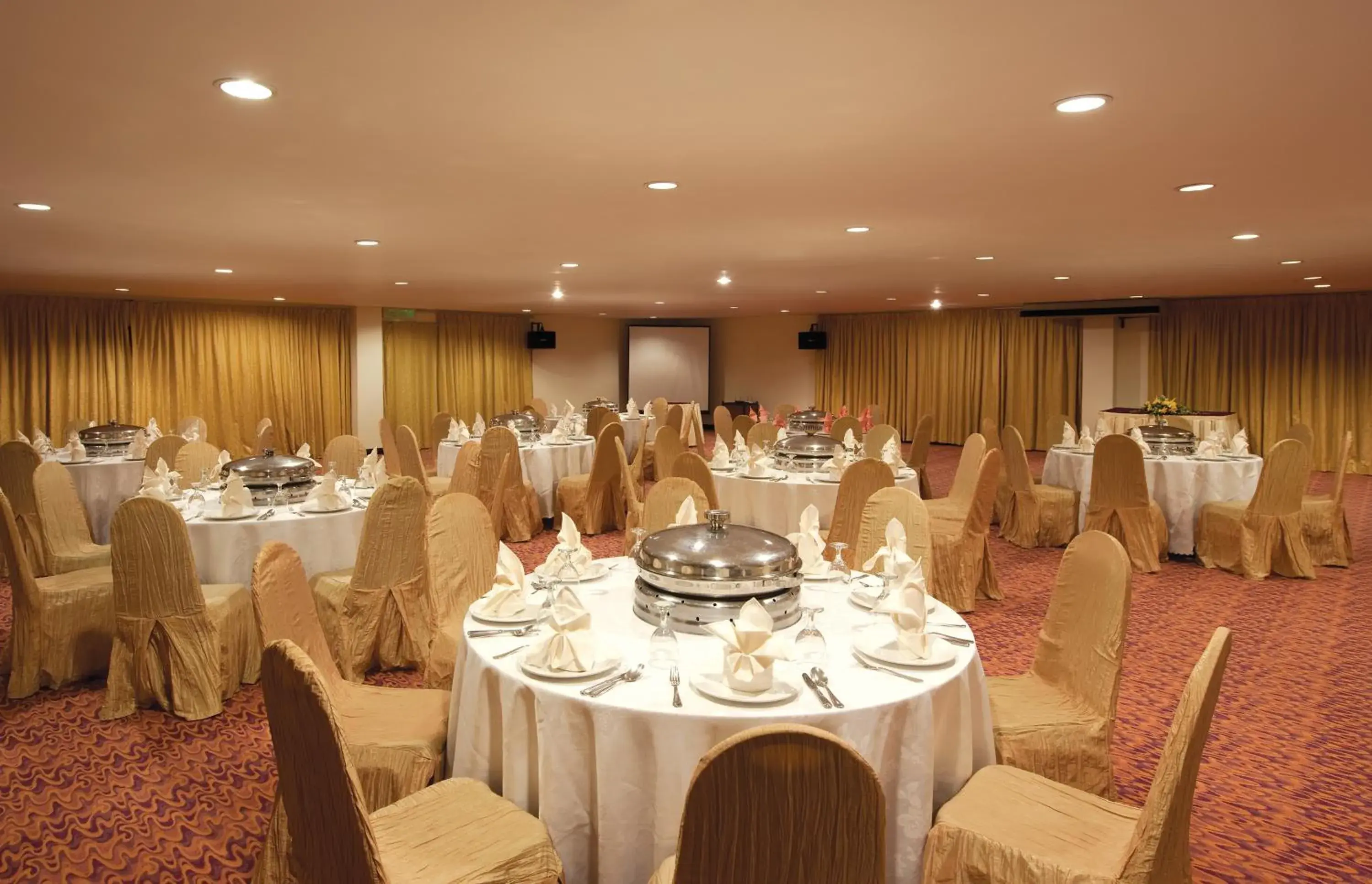 Banquet/Function facilities, Banquet Facilities in The Qamar Paka Resort