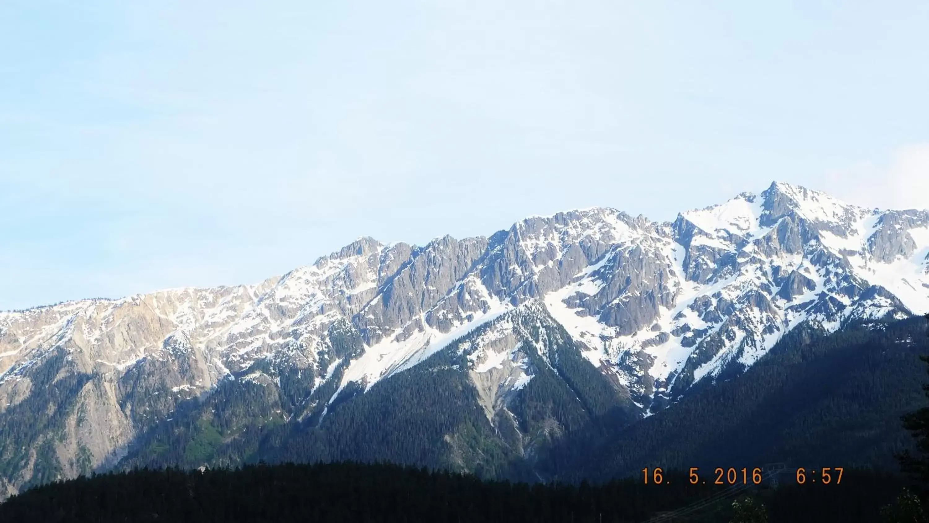 Mountain View in Pemberton Hotel (Motel)