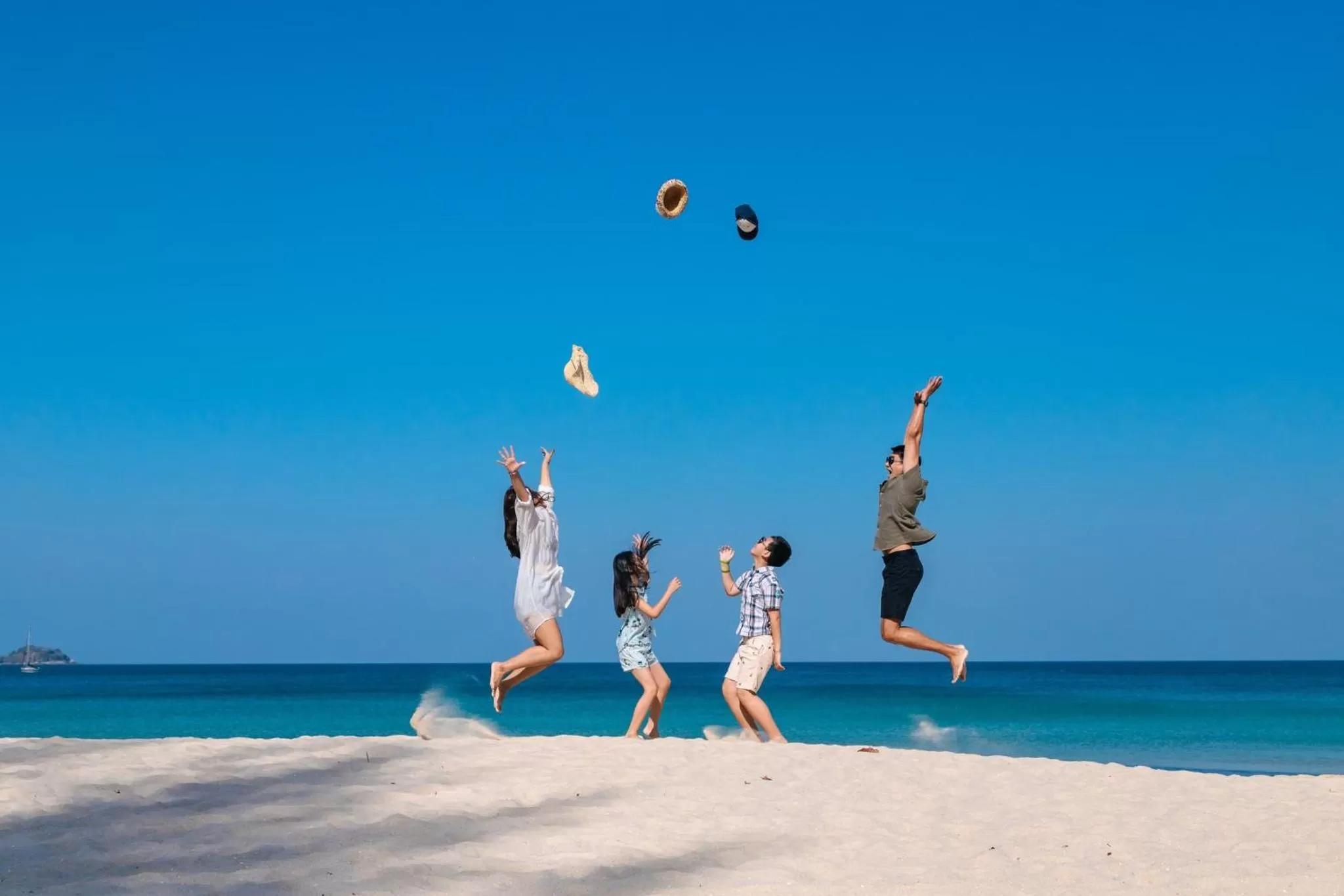 Beach in Holiday Inn Express Phuket Patong Beach Central by IHG