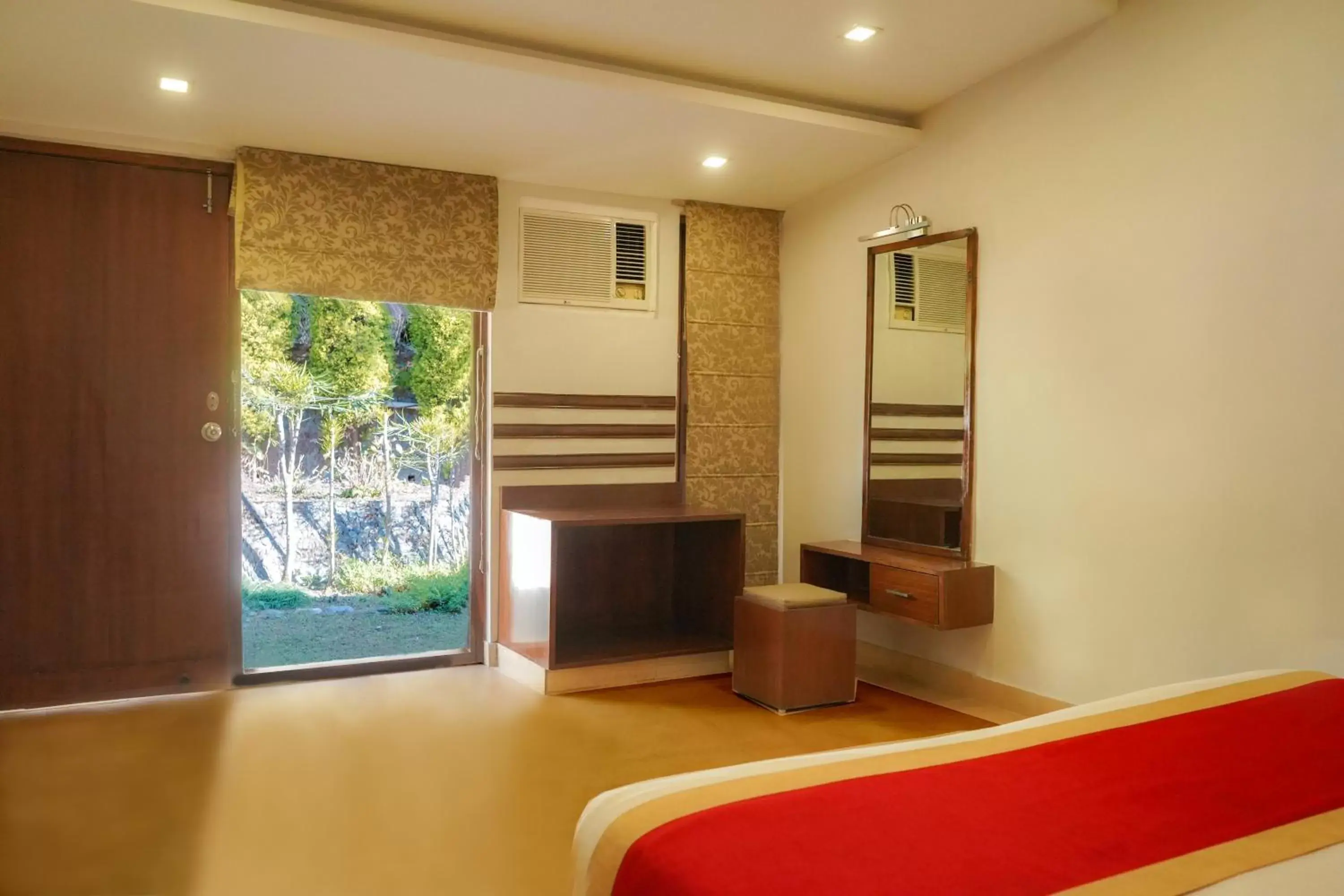 Bedroom in Country Inn Nature Resort Bhimtal
