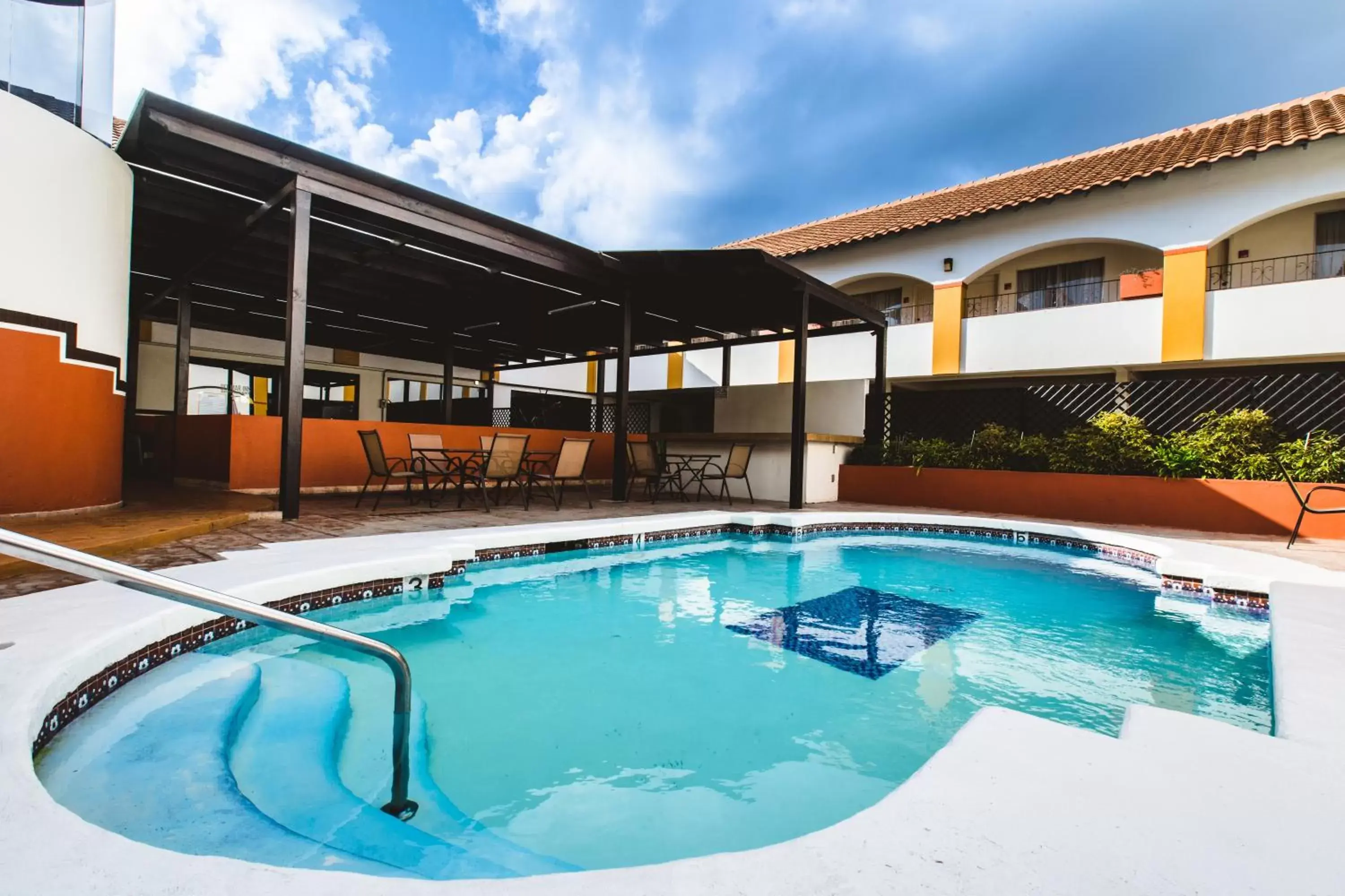 Swimming Pool in Del Mar Inn Playas