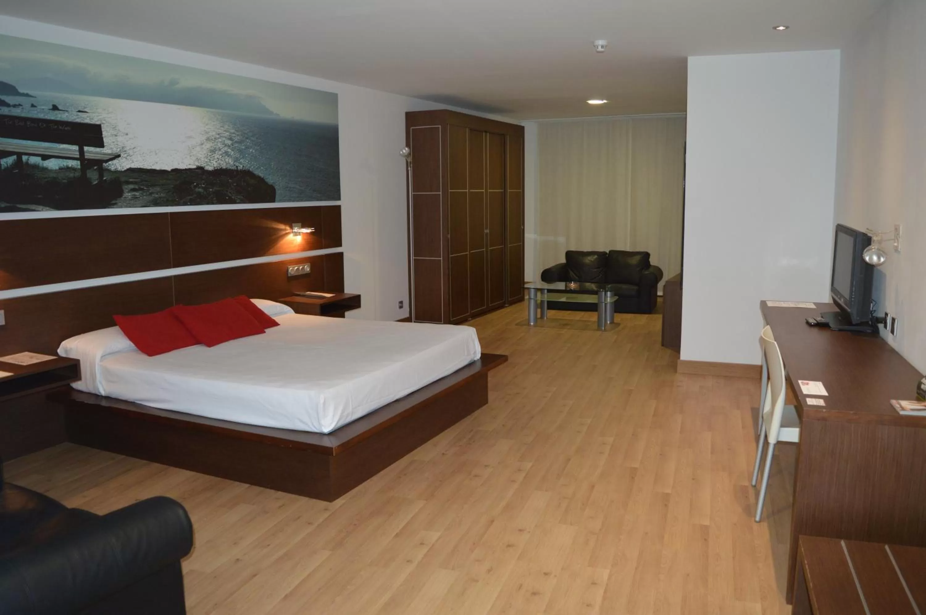 Photo of the whole room, Bed in Hotel Spa Odeón