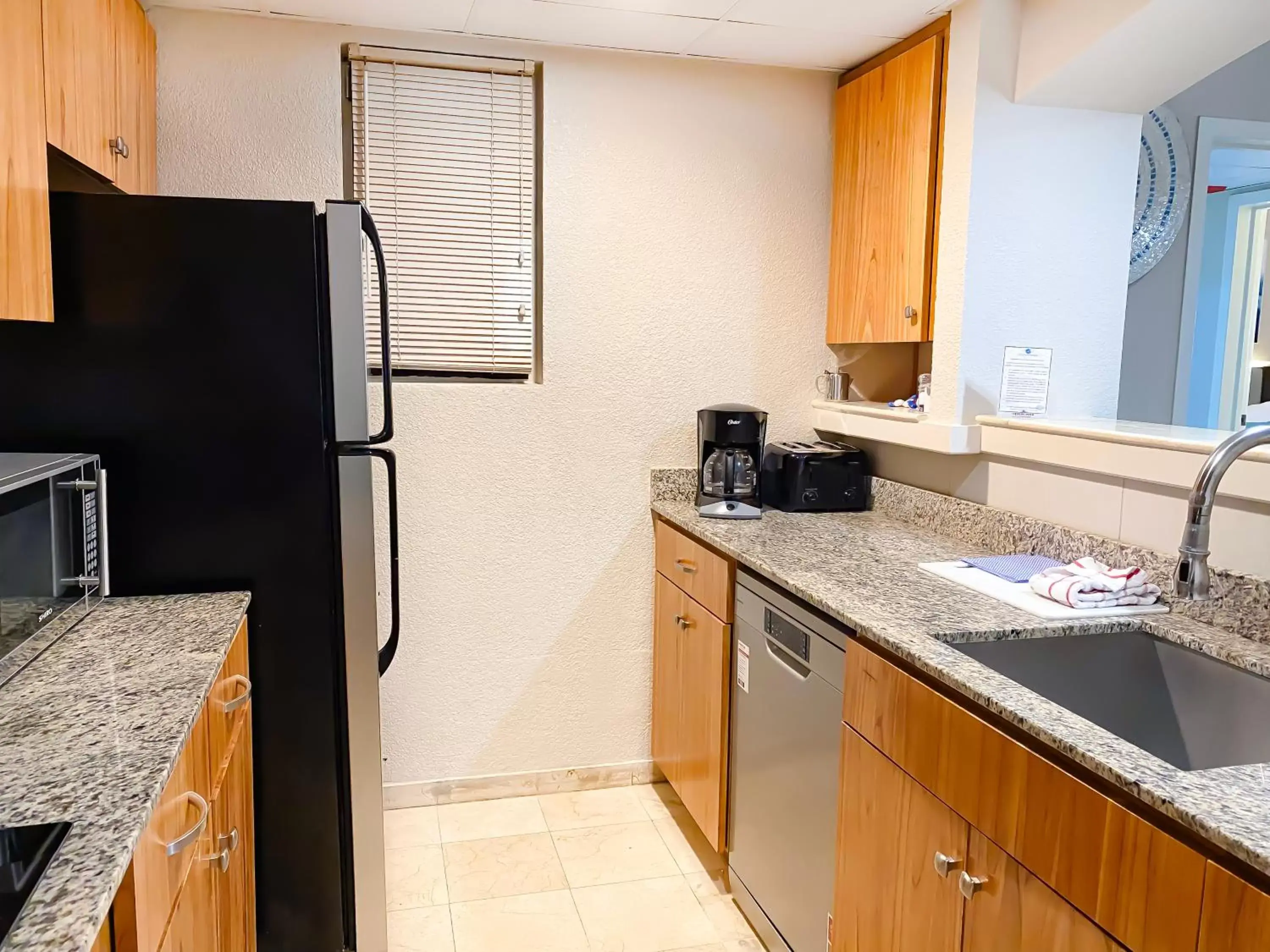 Kitchen or kitchenette, Kitchen/Kitchenette in The Royal Sea Aquarium Resort