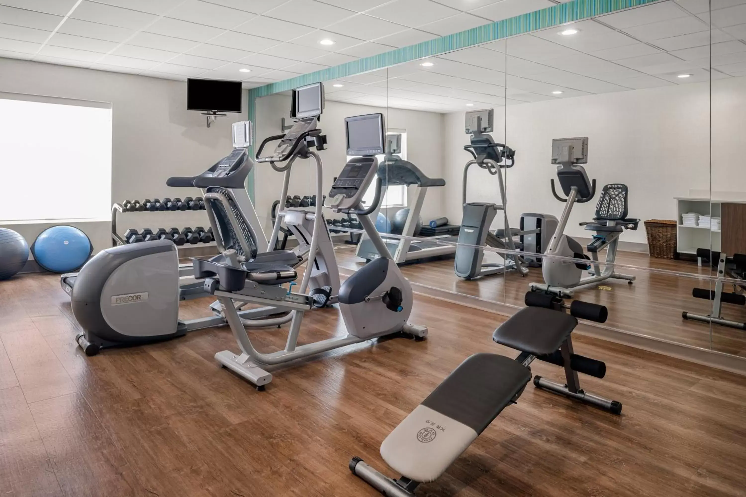 Fitness centre/facilities, Fitness Center/Facilities in Holiday Inn Express & Suites Graham, an IHG Hotel