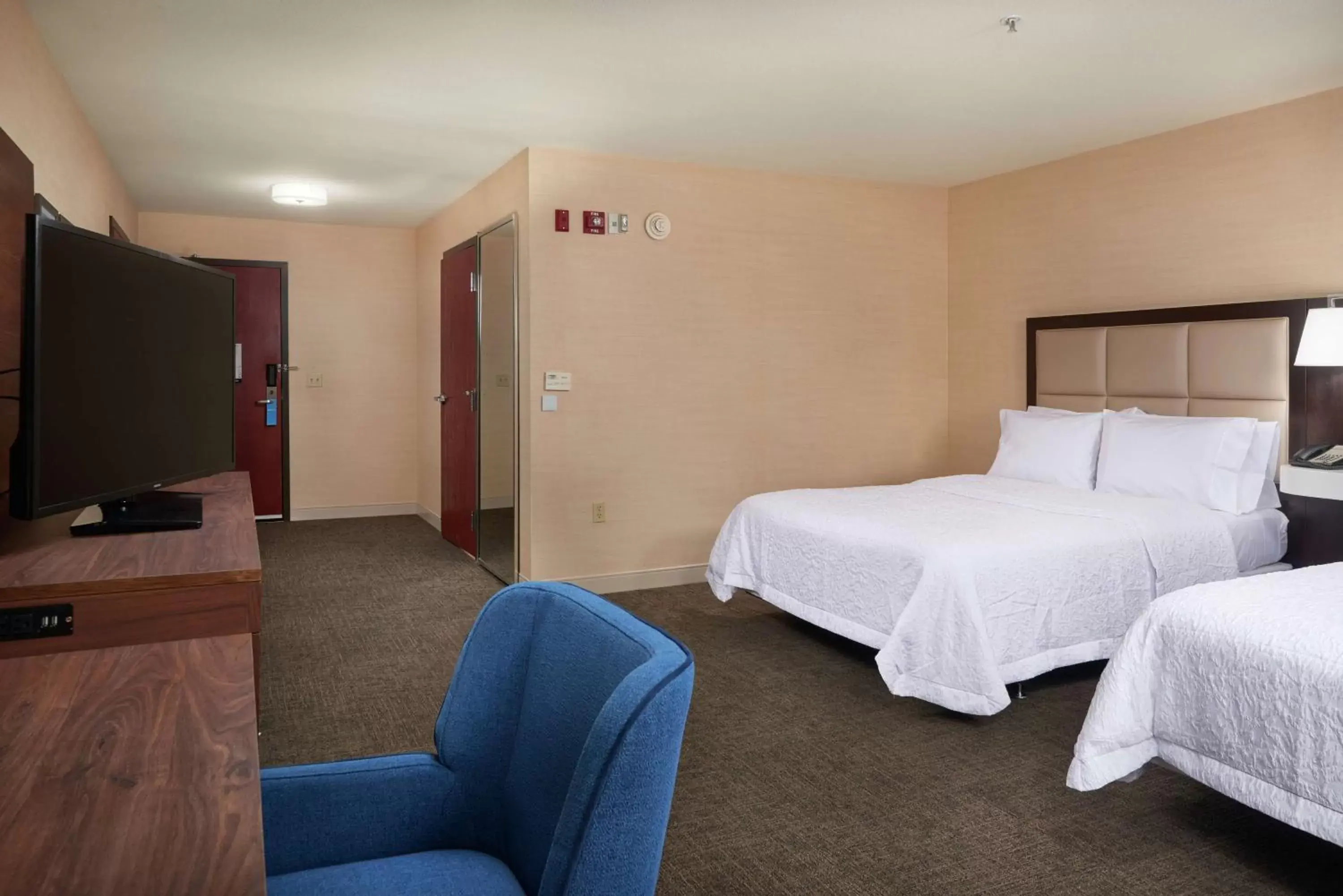 Bedroom, Bed in Hampton Inn & Suites Phoenix-Surprise