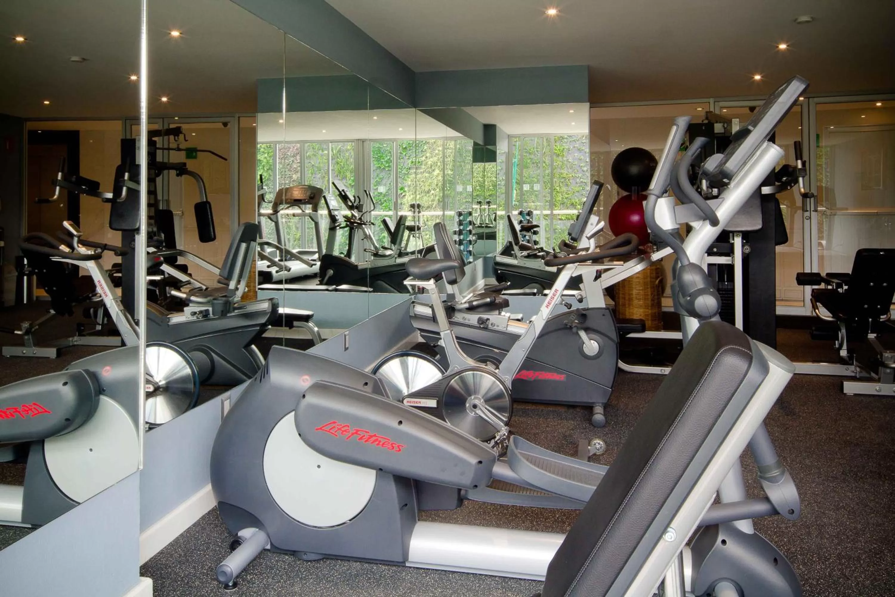 Fitness centre/facilities in Pennsylvania Suites