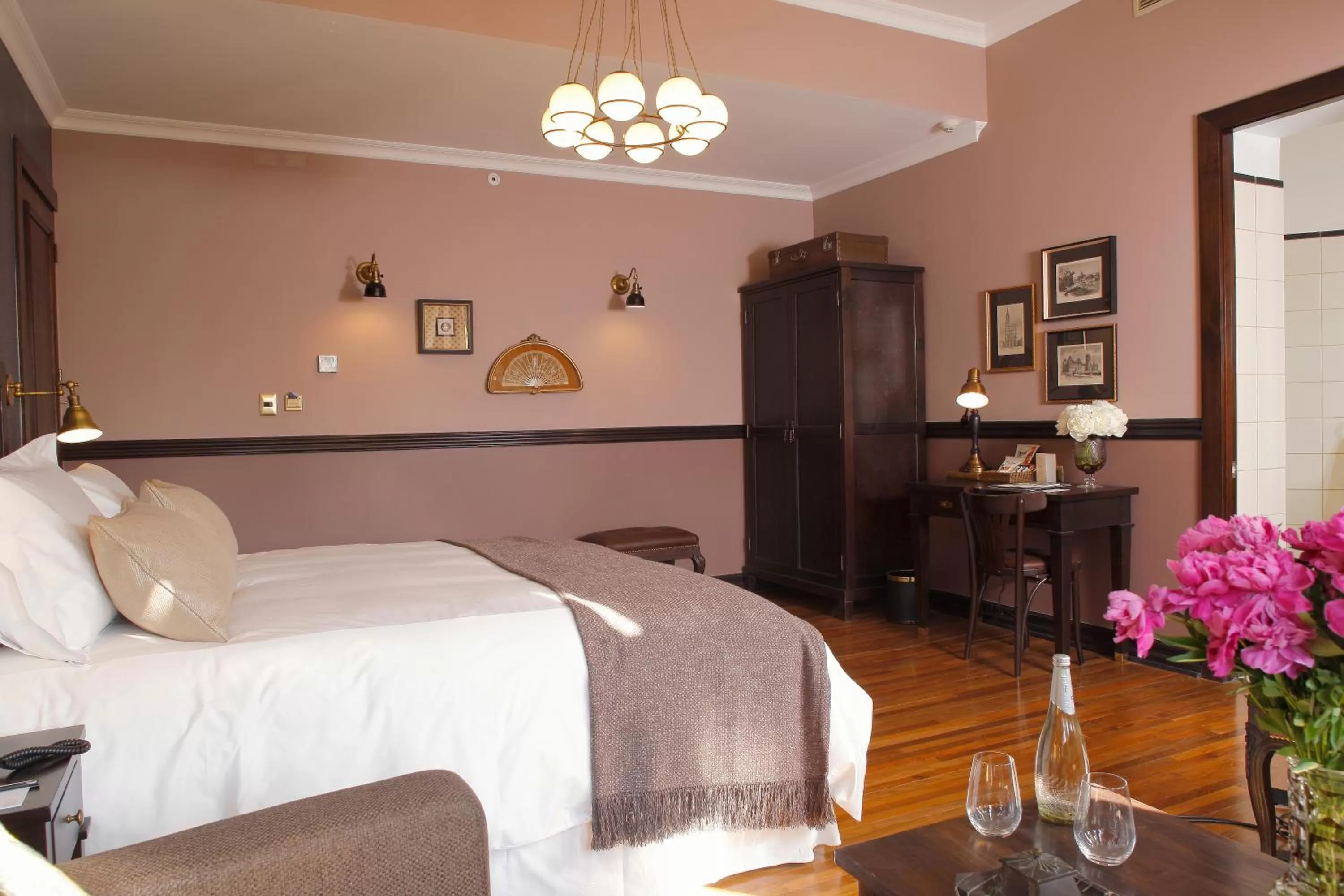 Bedroom, Bed in Hotel Boutique Castillo Rojo