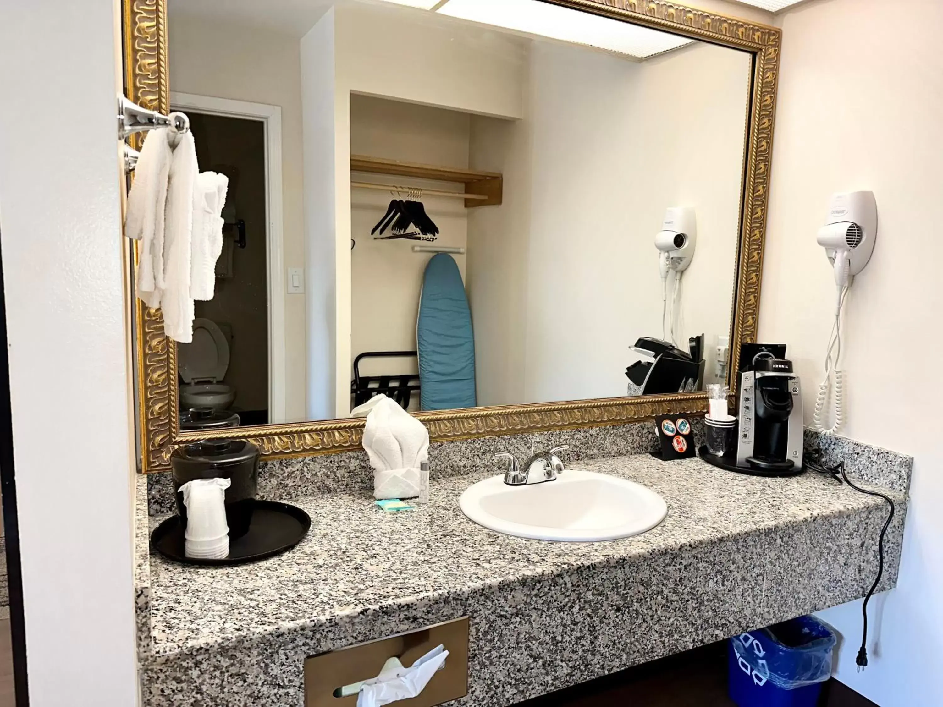 Bathroom in Stanford Inn & Suites Anaheim
